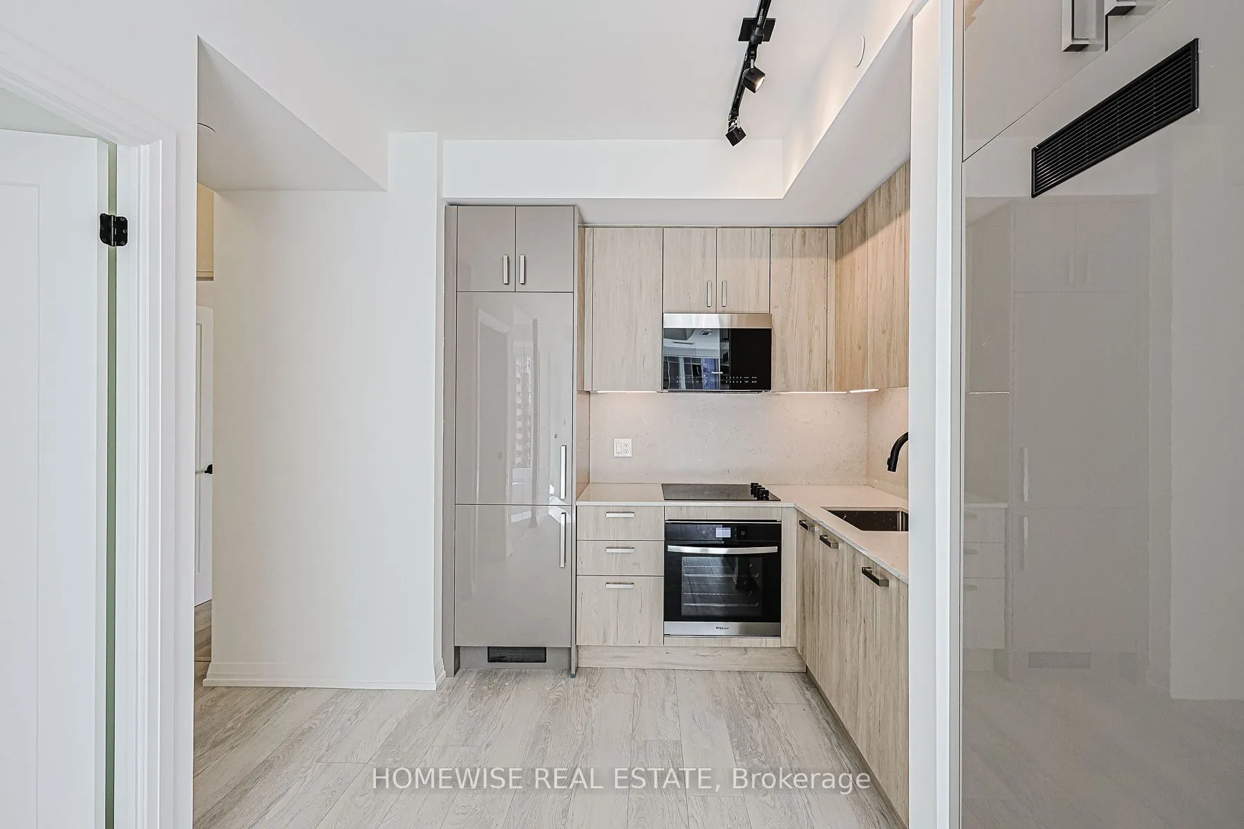 280 Dundas Street W, #604