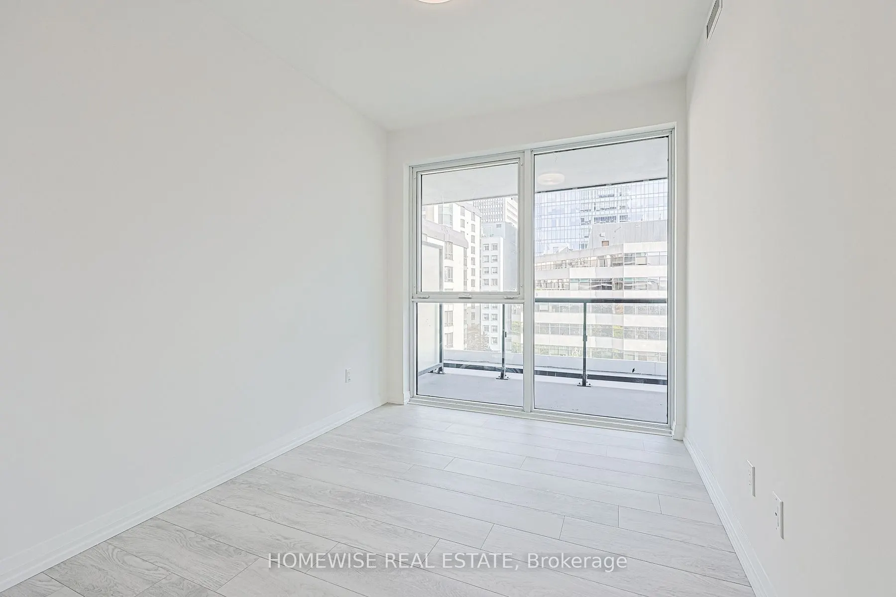 280 Dundas Street W, #604