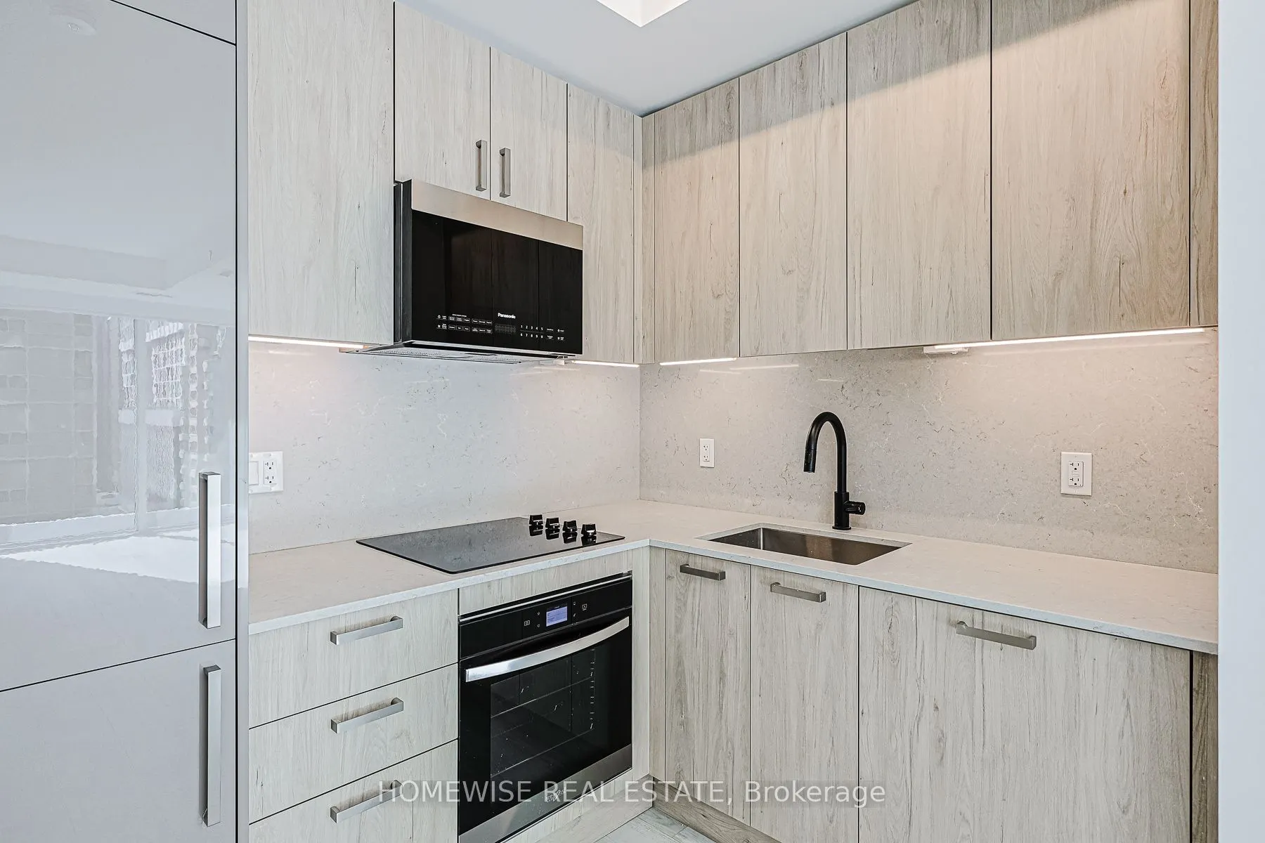 280 Dundas Street W, #604