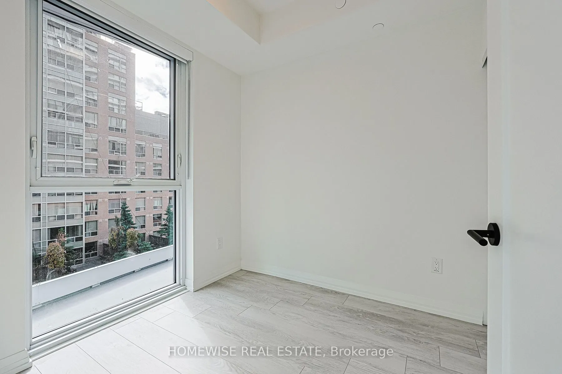 280 Dundas Street W, #604