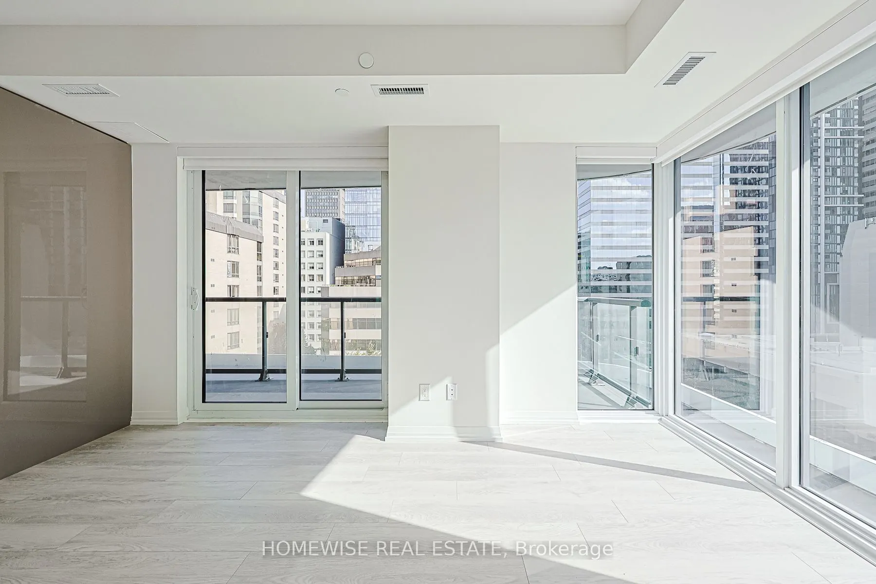 280 Dundas Street W, #604