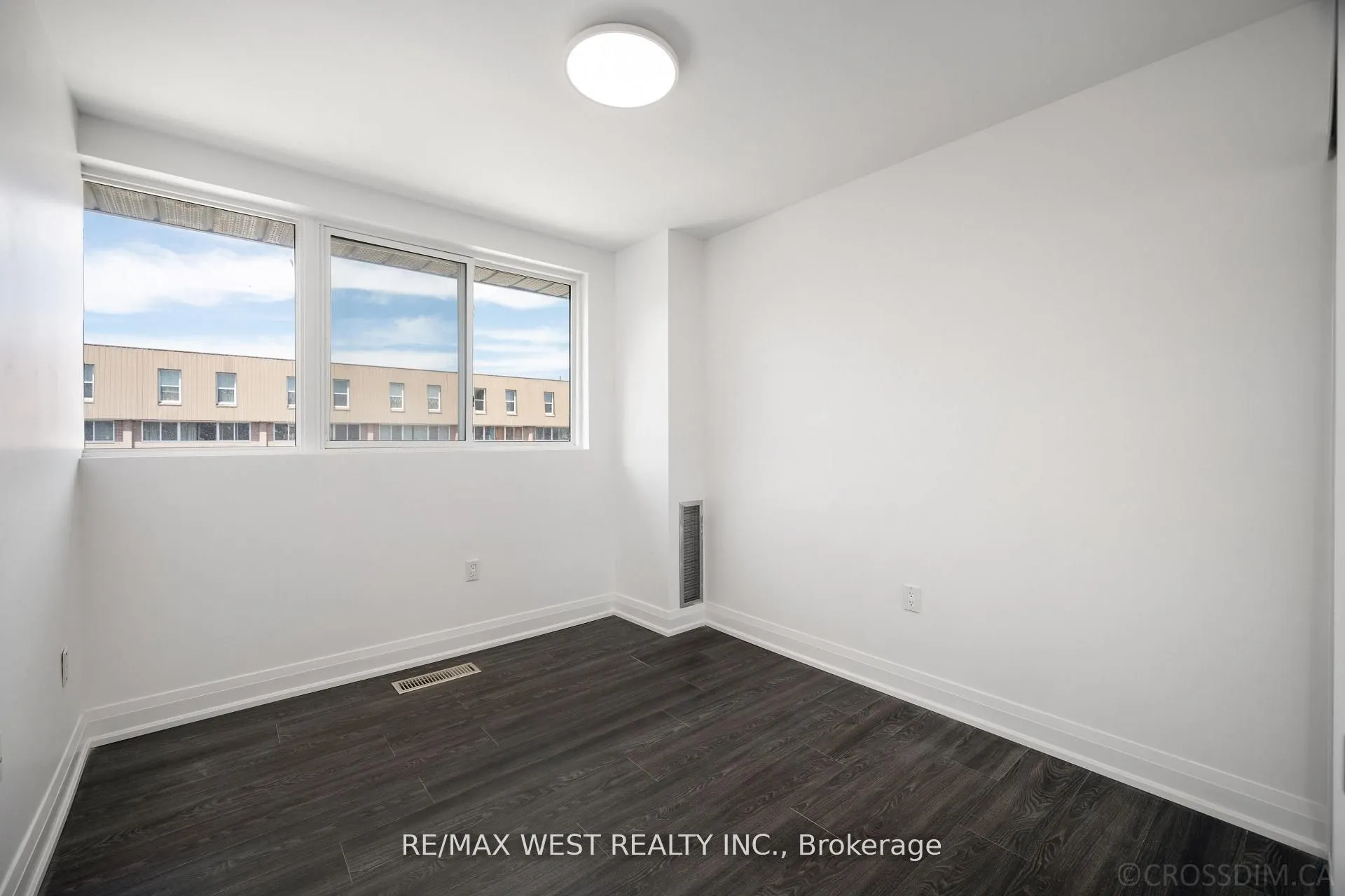 165 Cherokee Boulevard N, #236