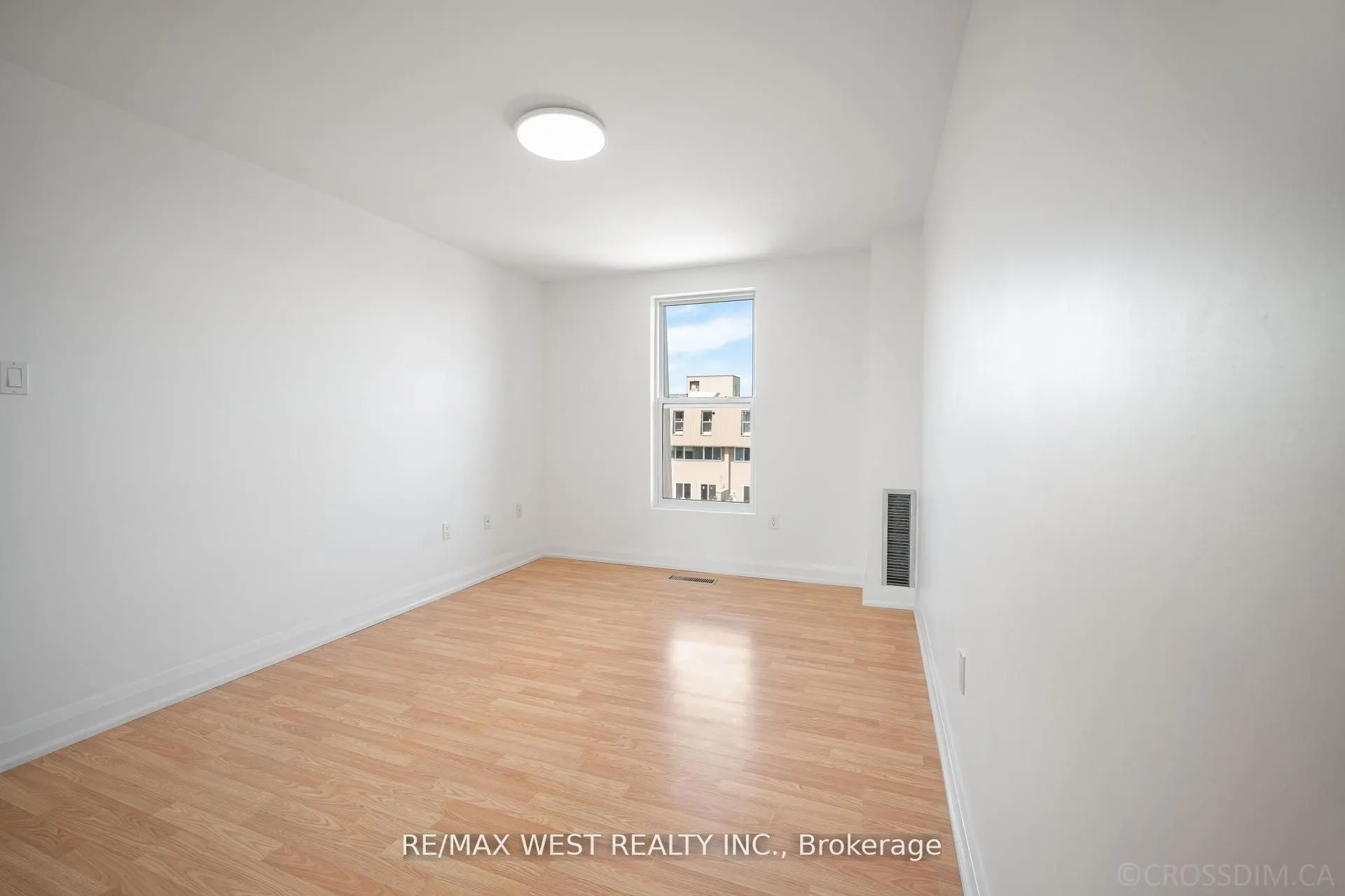 165 Cherokee Boulevard N, #236