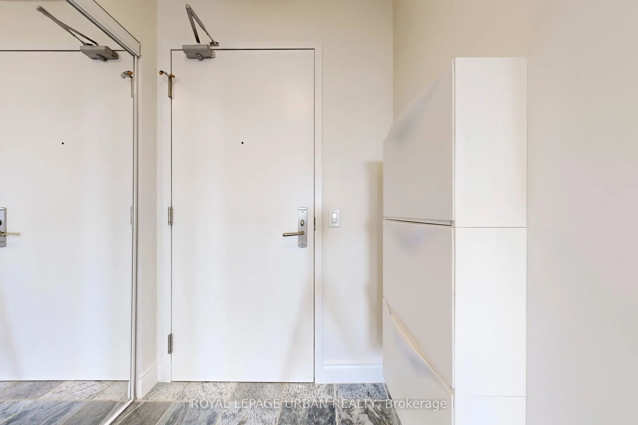 78 Harrison Garden Boulevard, #908