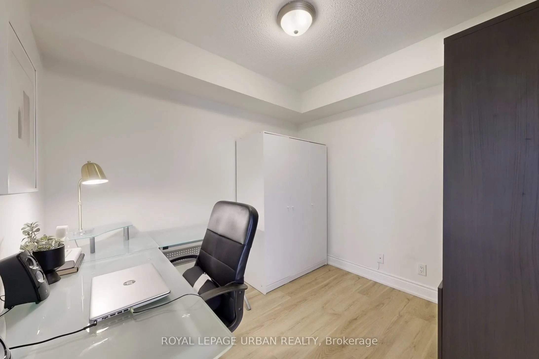 78 Harrison Garden Boulevard, #908