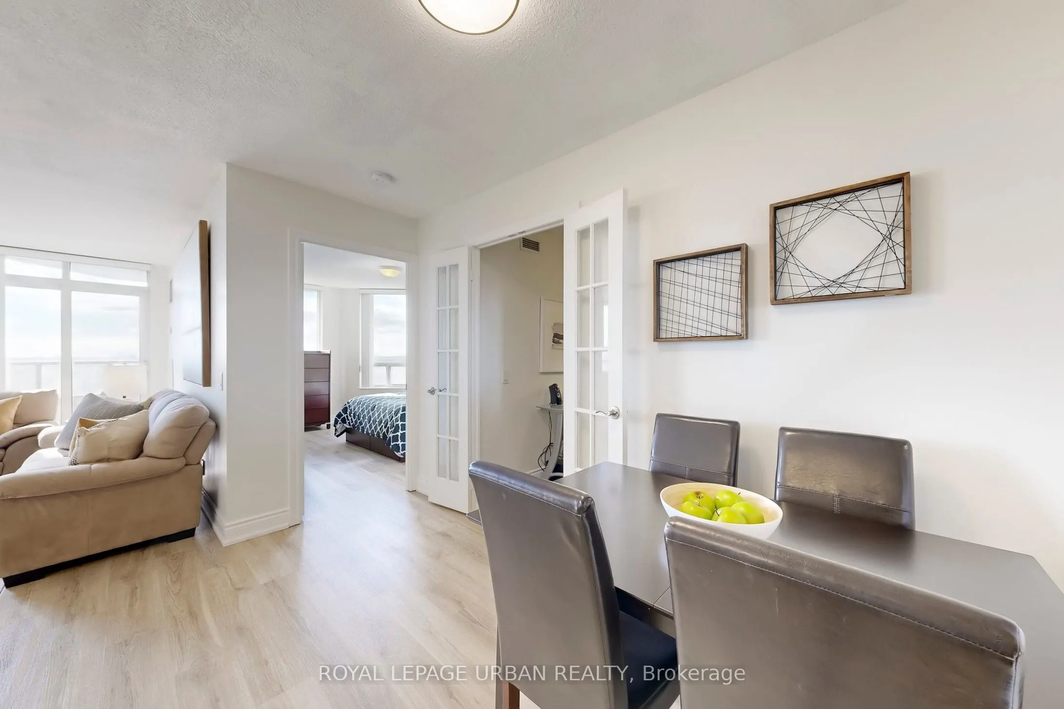 78 Harrison Garden Boulevard, #908