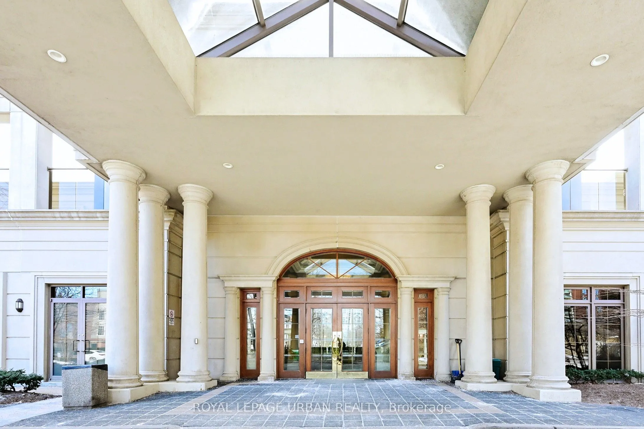 78 Harrison Garden Boulevard, #908