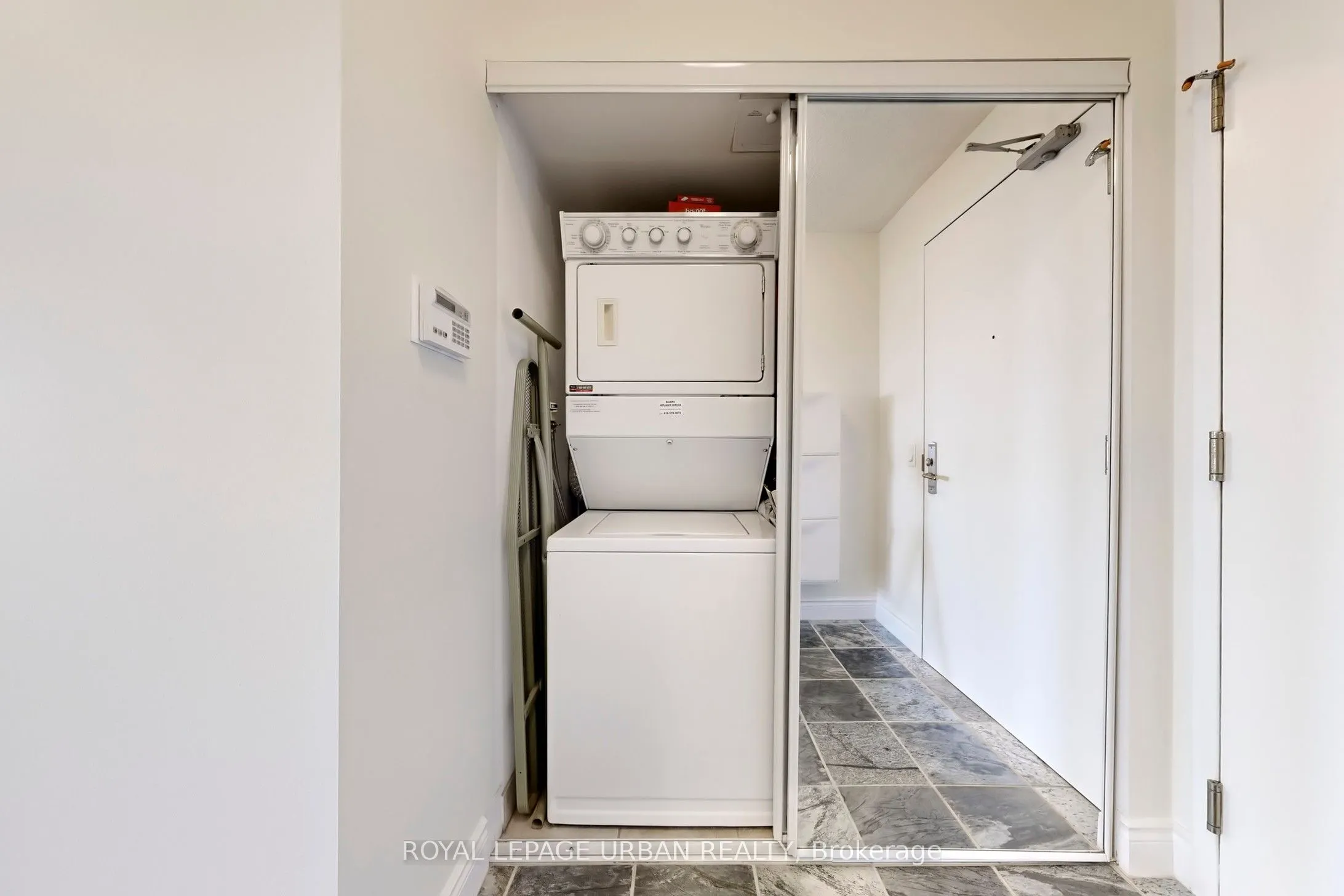 78 Harrison Garden Boulevard, #908