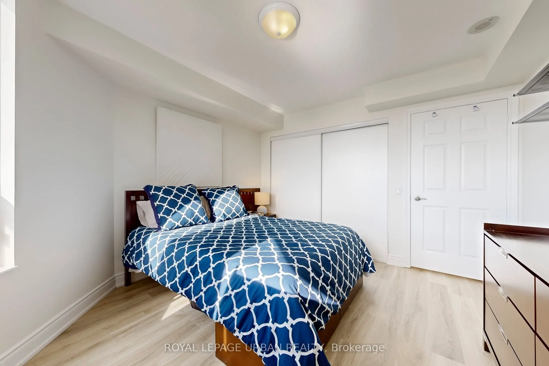 78 Harrison Garden Boulevard, #908