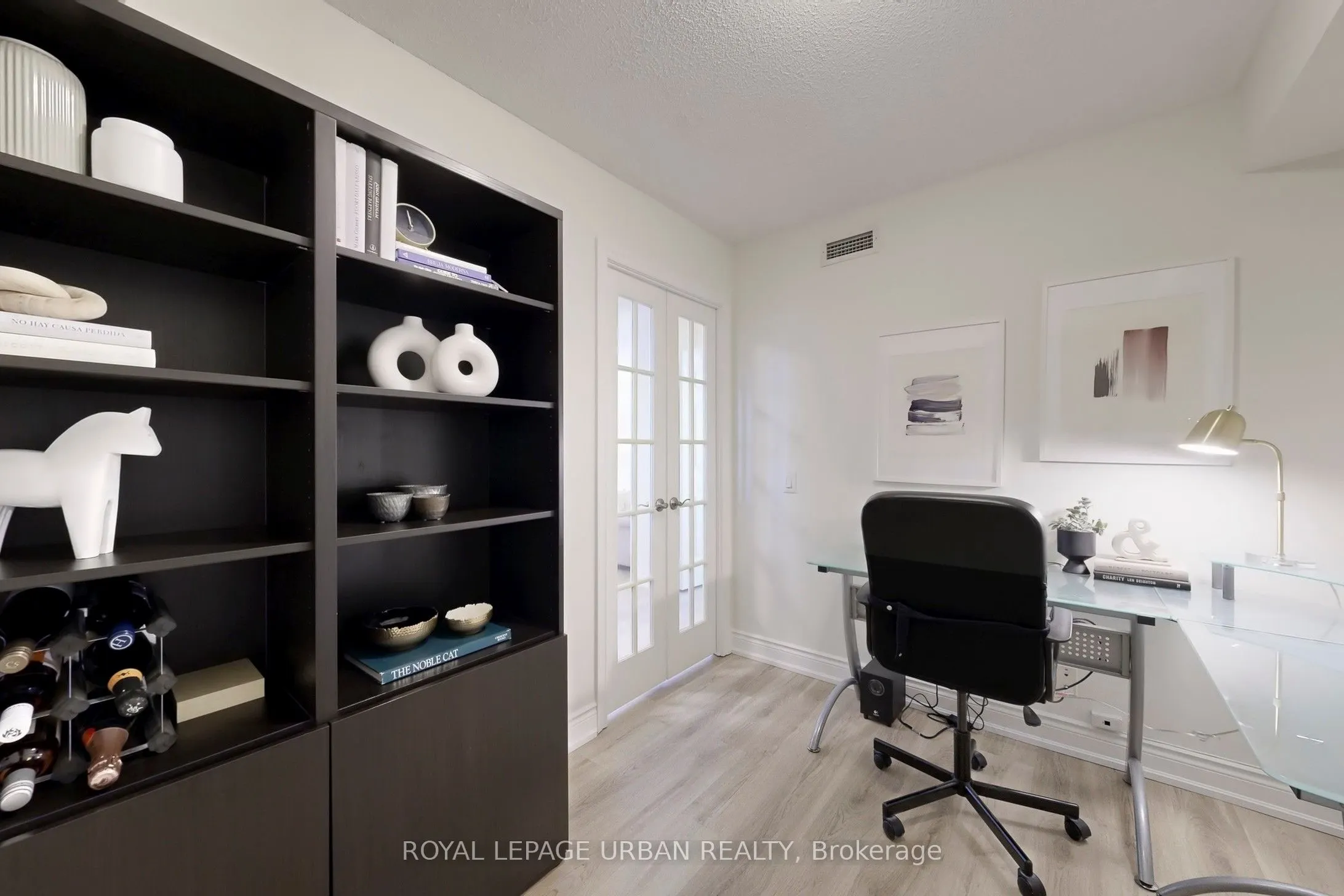 78 Harrison Garden Boulevard, #908