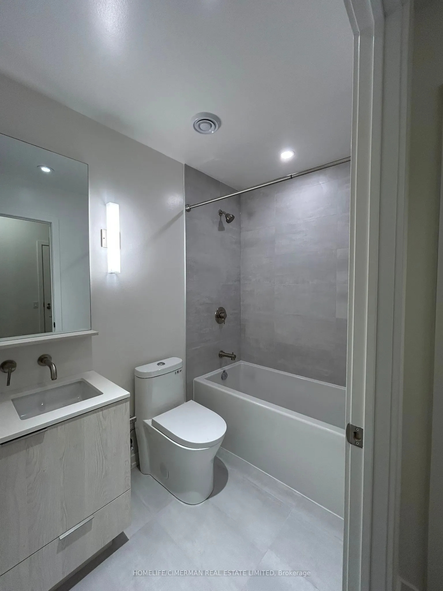 120 Broadway Avenue, #718N