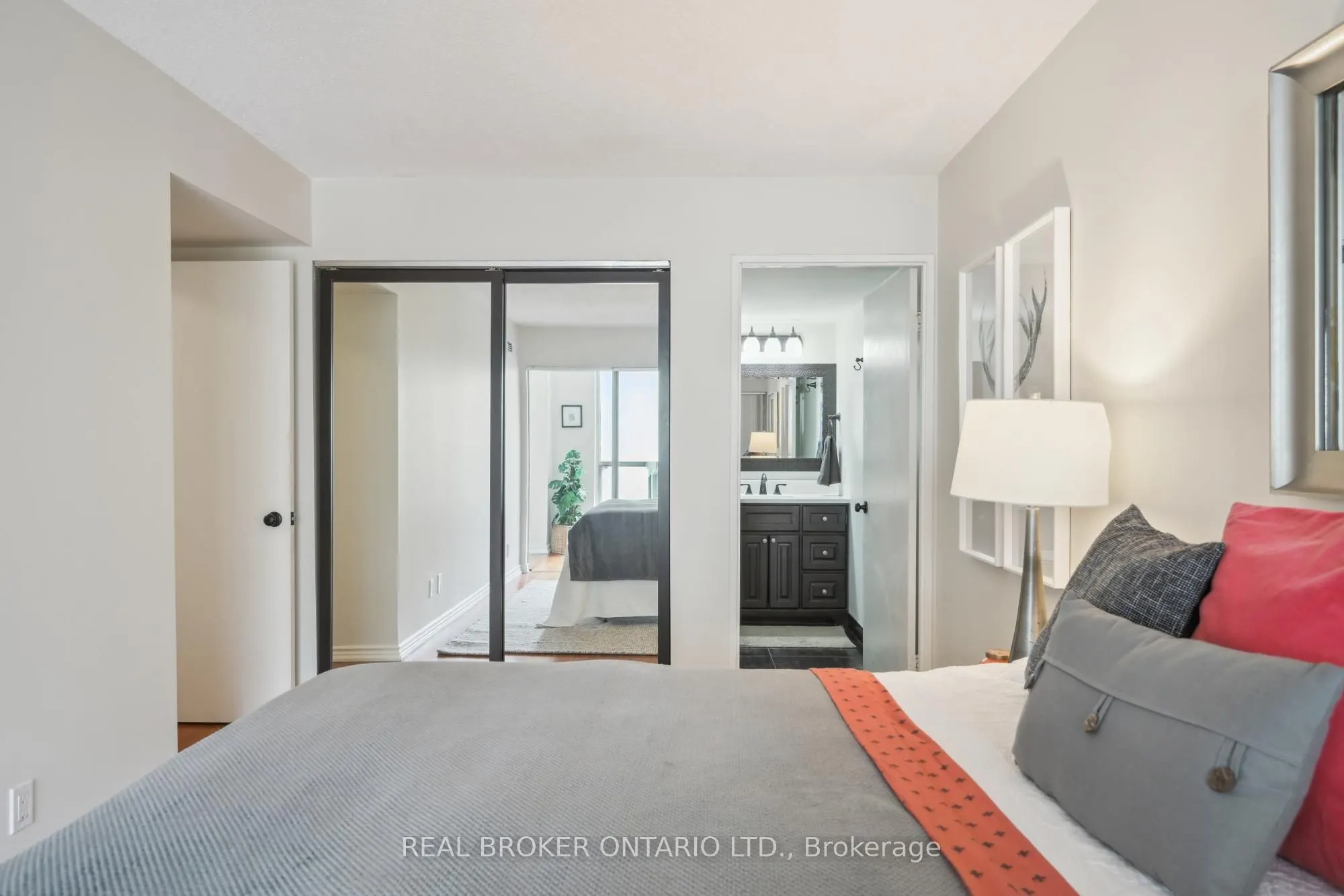 92 King Street E, #508