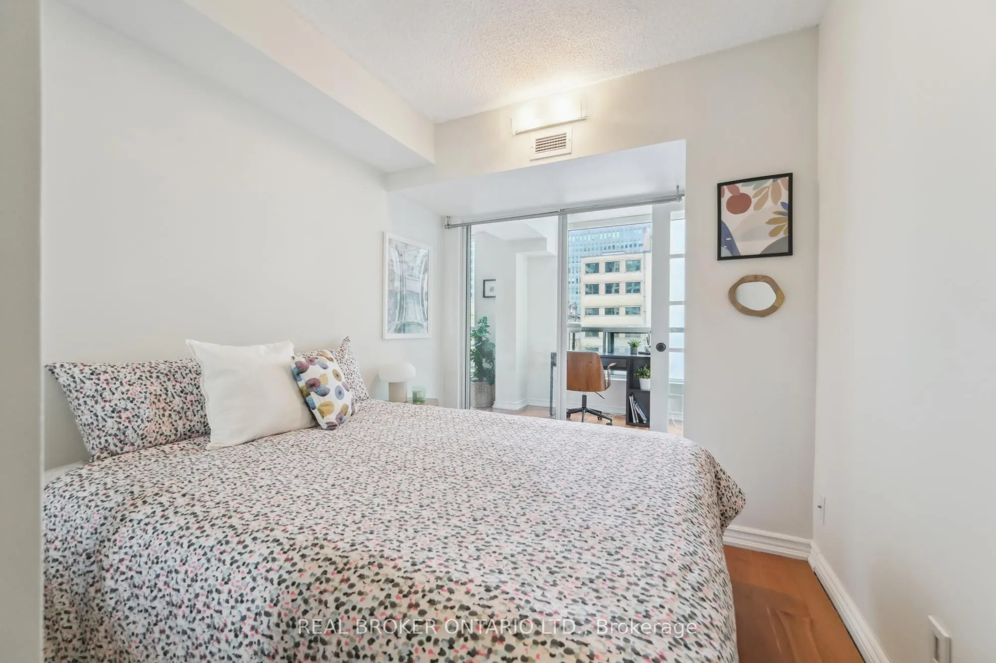 92 King Street E, #508