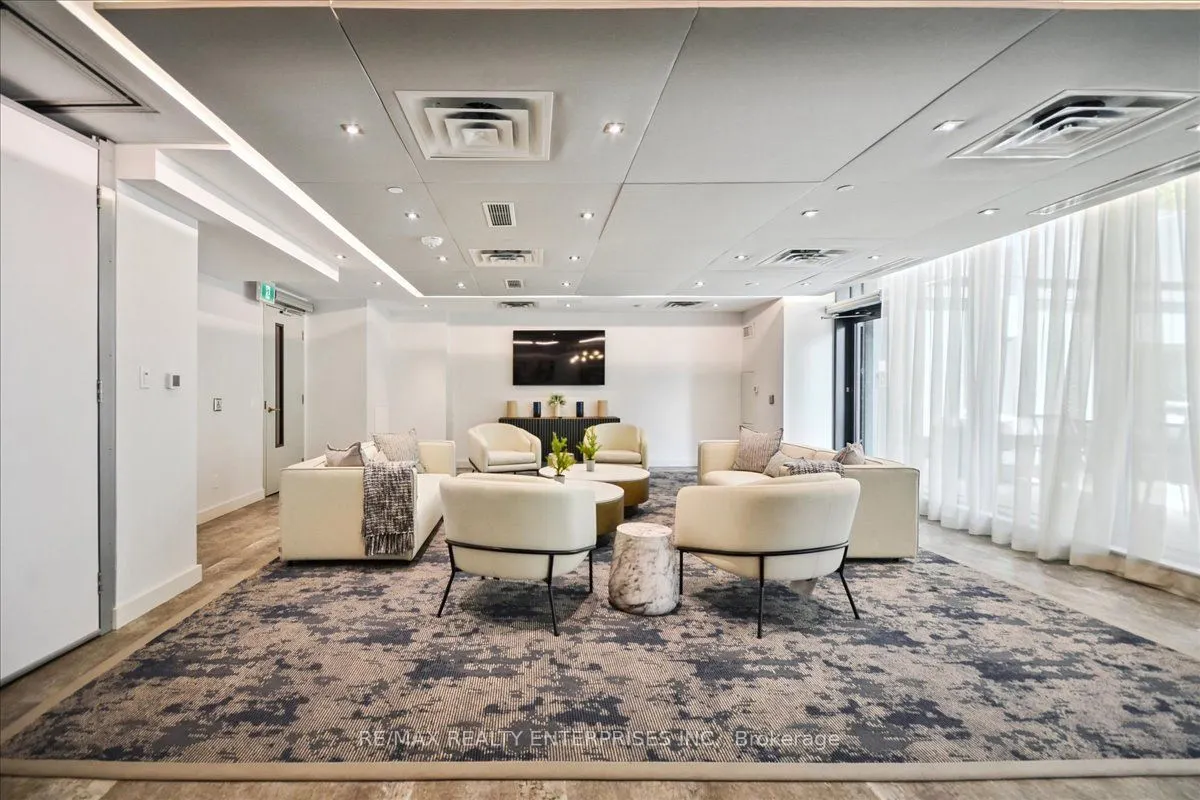 543 Richmond Street W, #711