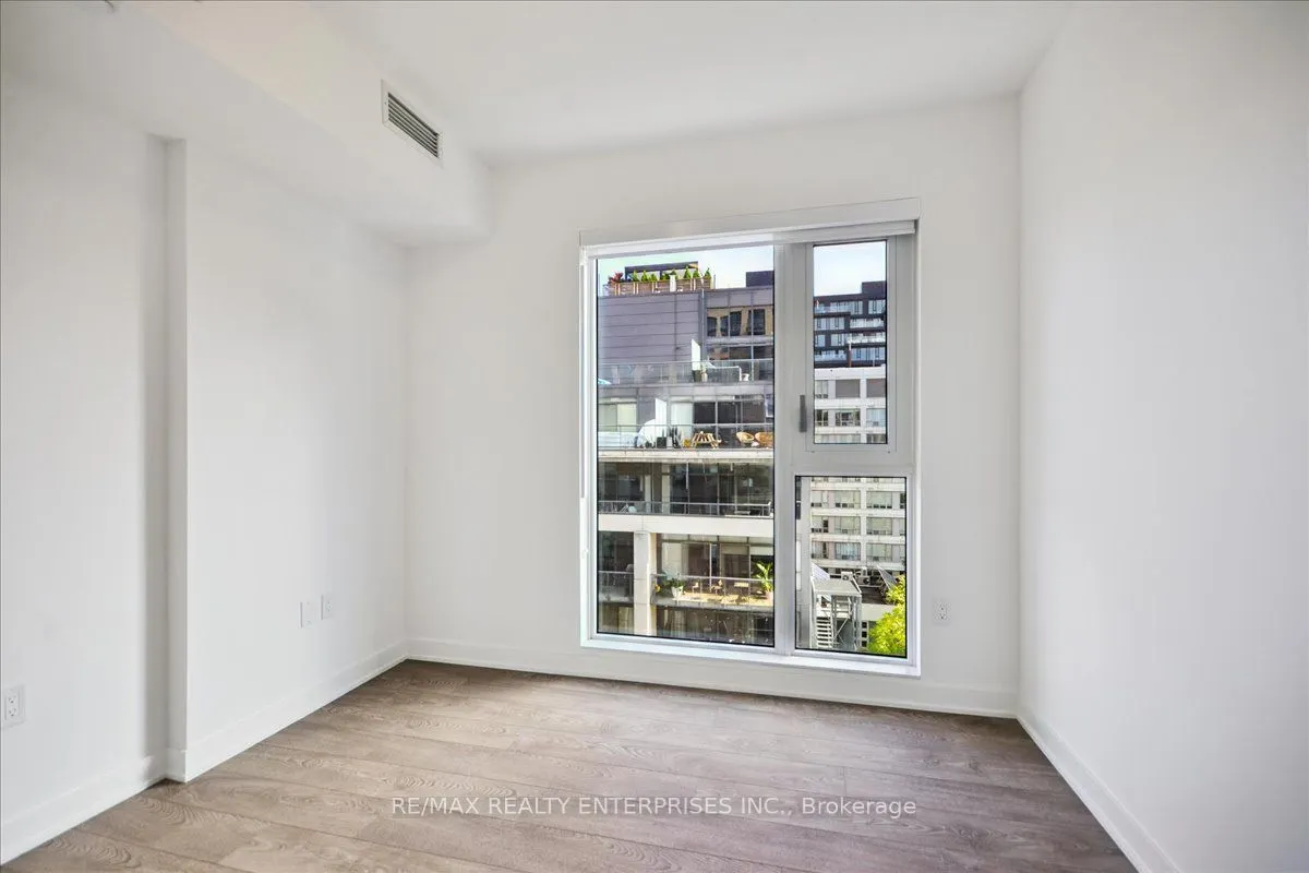 543 Richmond Street W, #711