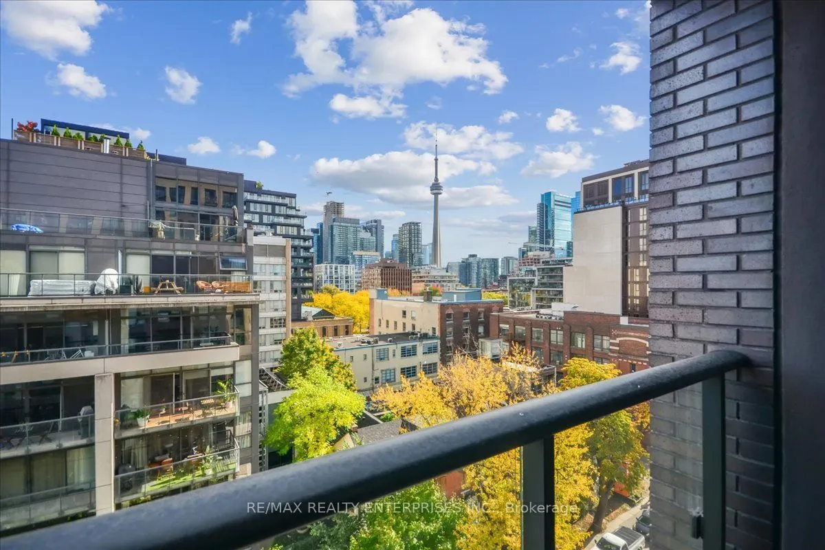 543 Richmond Street W, #711