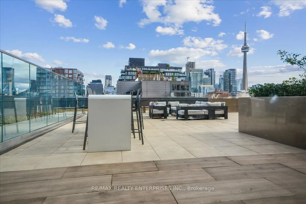 543 Richmond Street W, #711