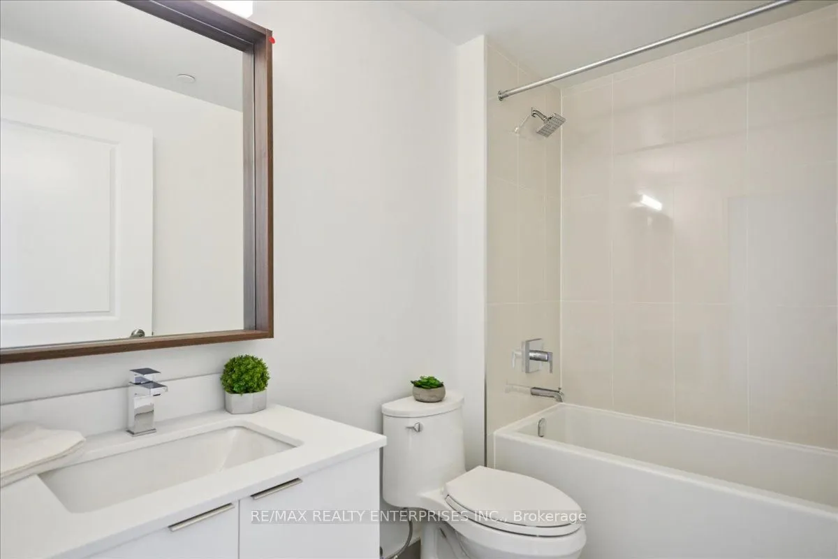 543 Richmond Street W, #711