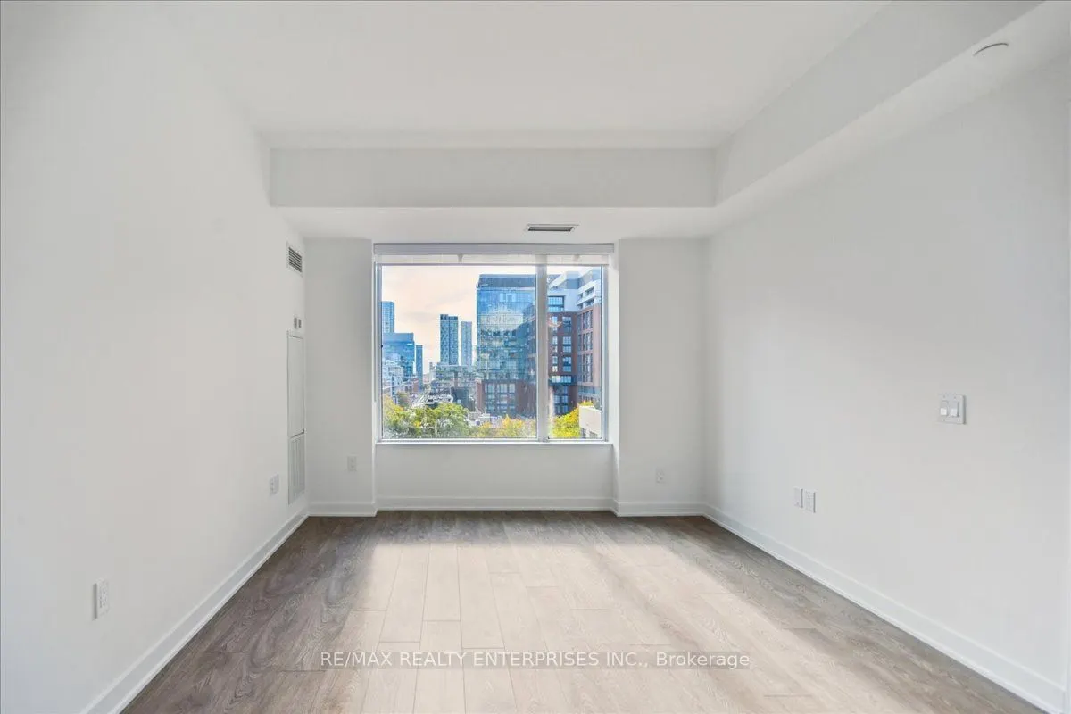 543 Richmond Street W, #711