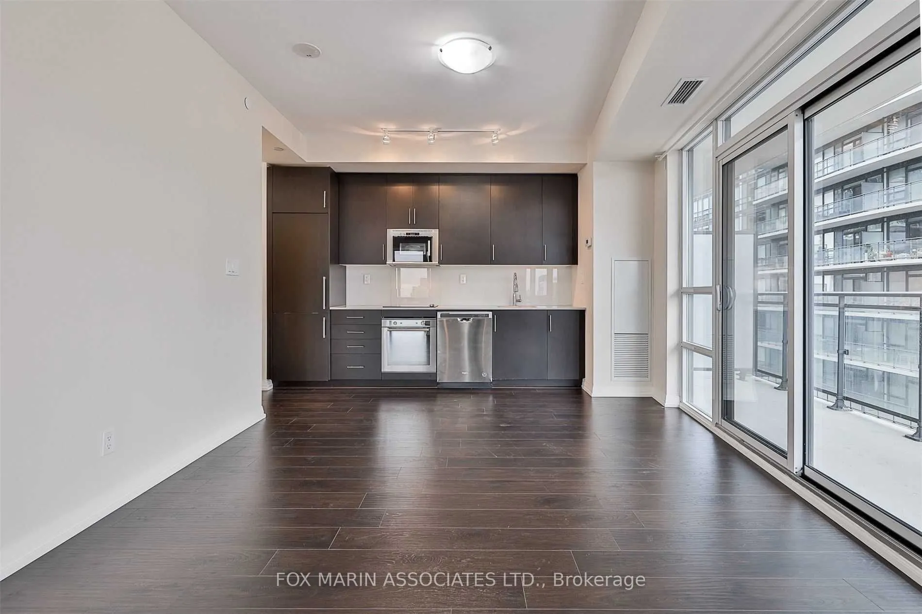 460 Adelaide Street E, #1720