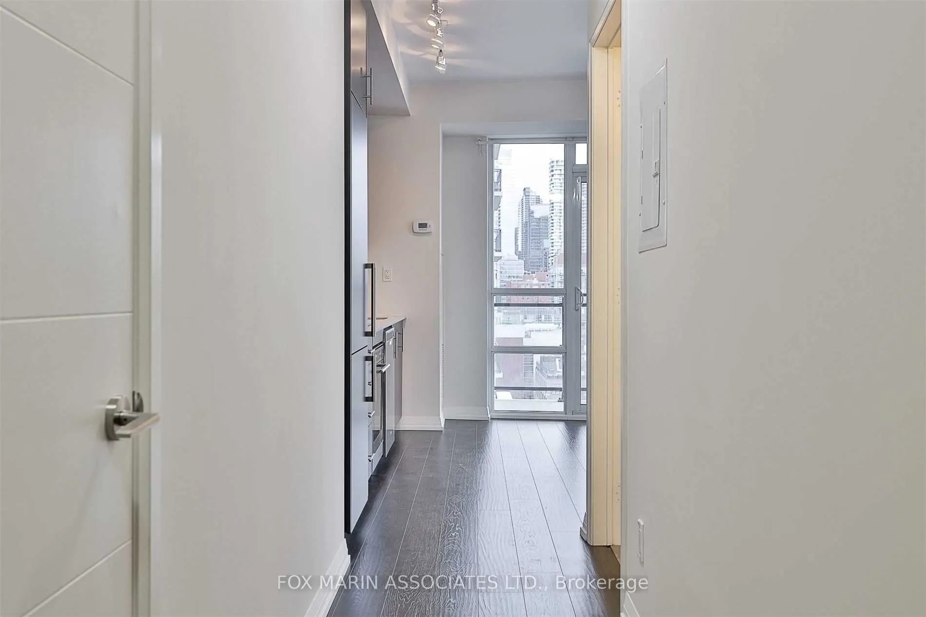 460 Adelaide Street E, #1720