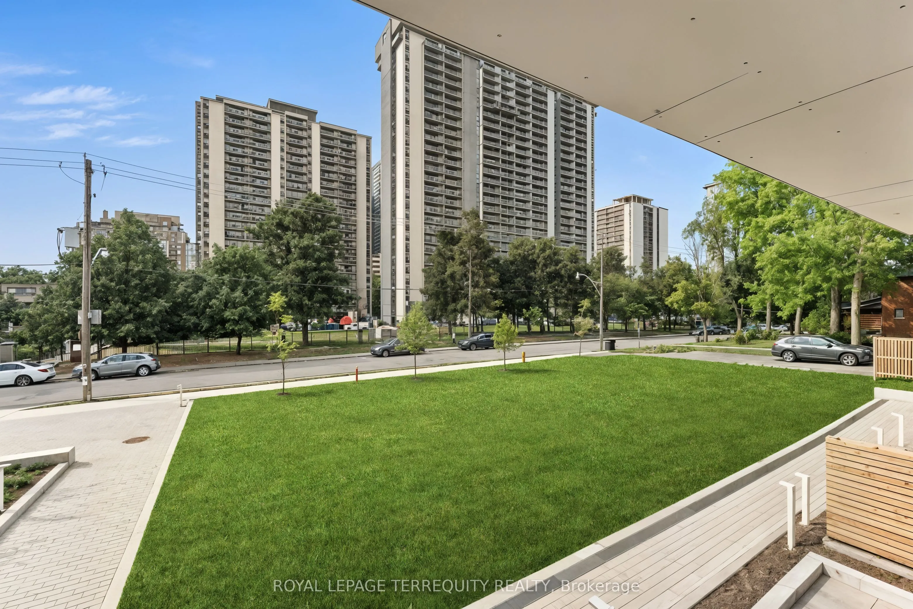 200 Keewatin Avenue, #207