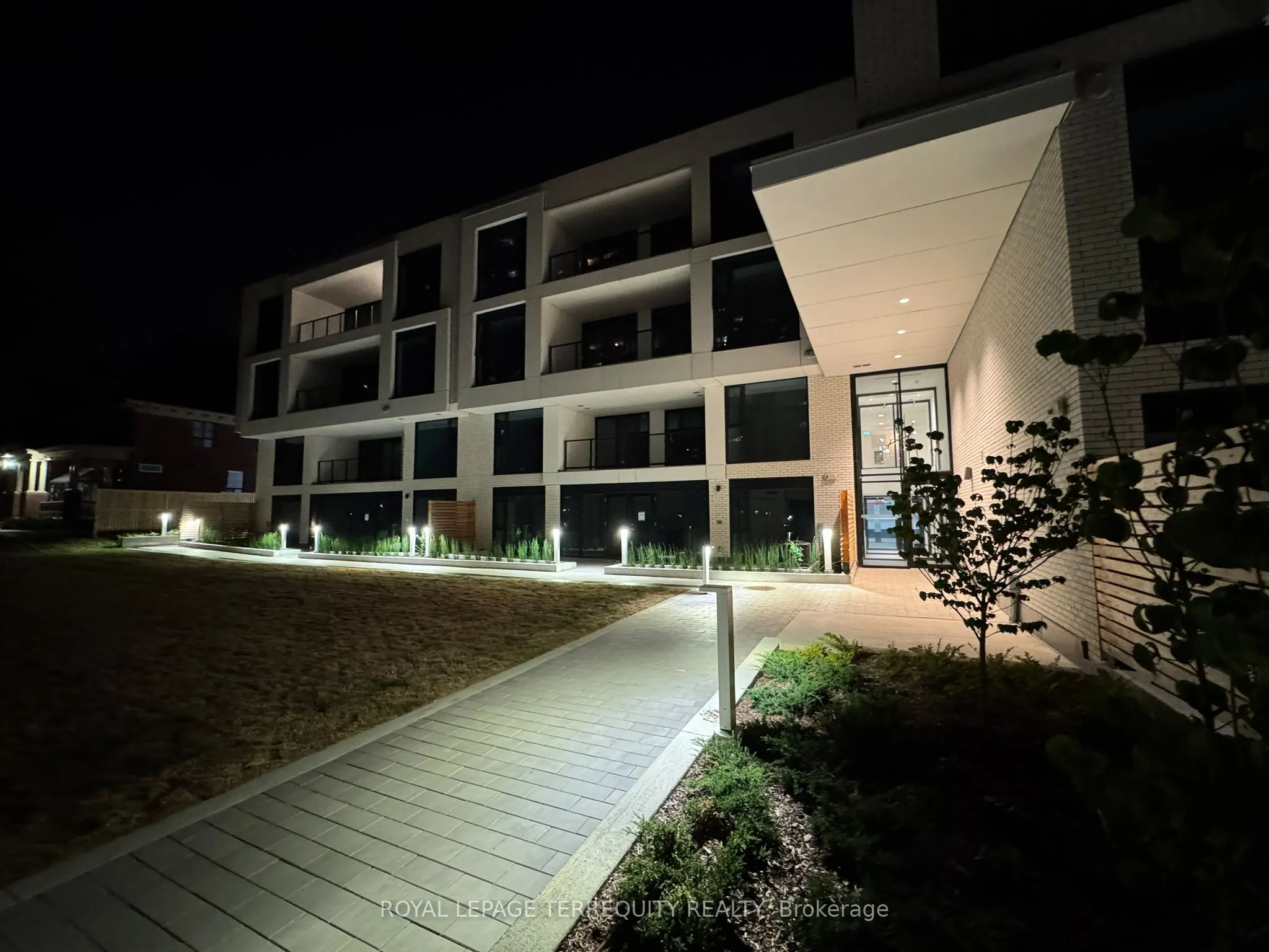 200 Keewatin Avenue, #207