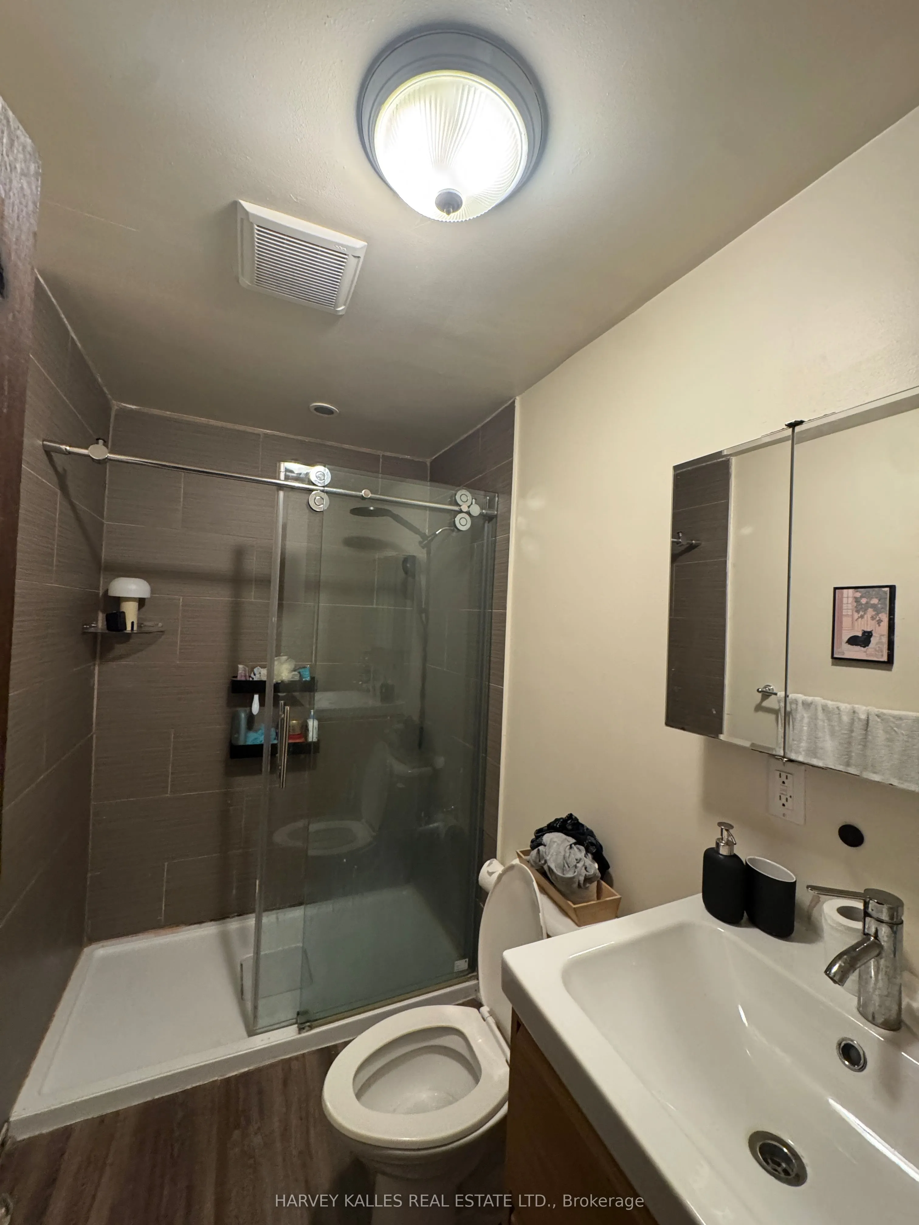 678 Huron Street, #200