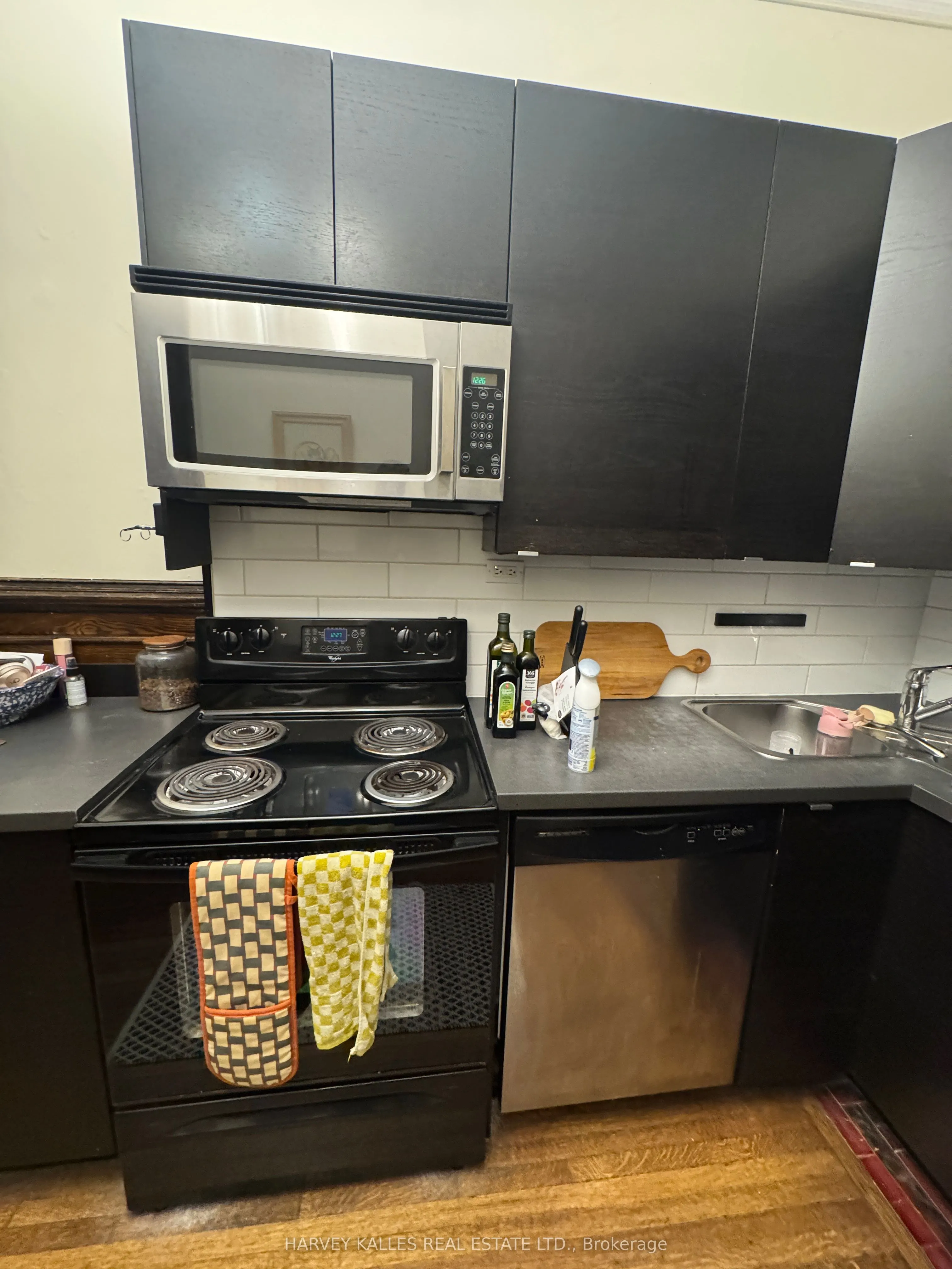 678 Huron Street, #200