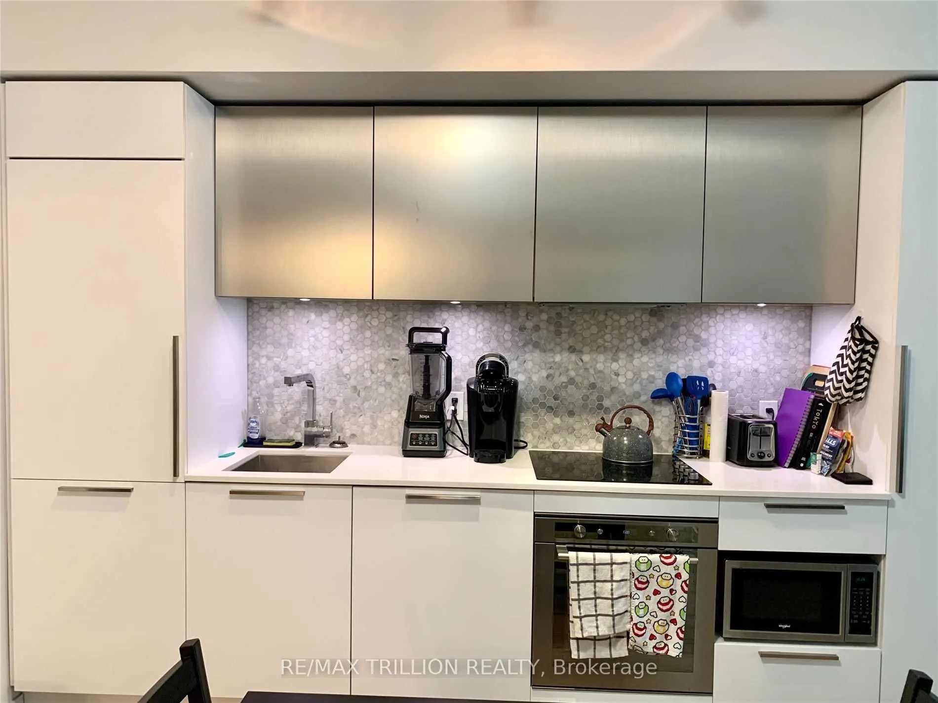 85 Wood Street, #2102