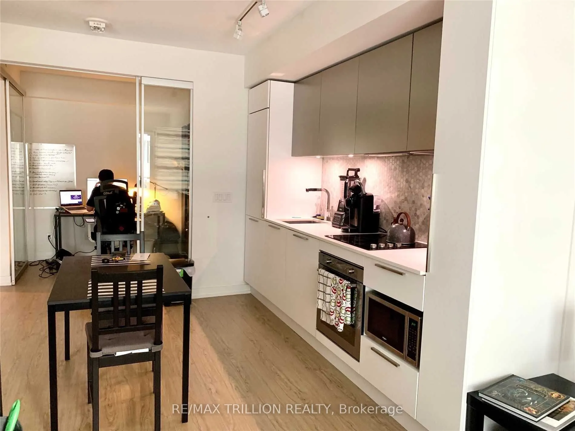 85 Wood Street, #2102