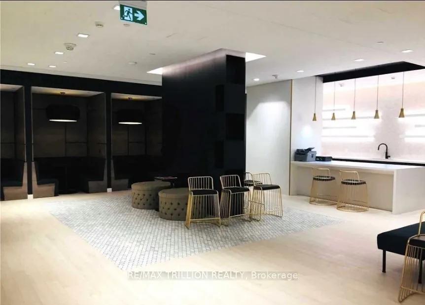 85 Wood Street, #2102