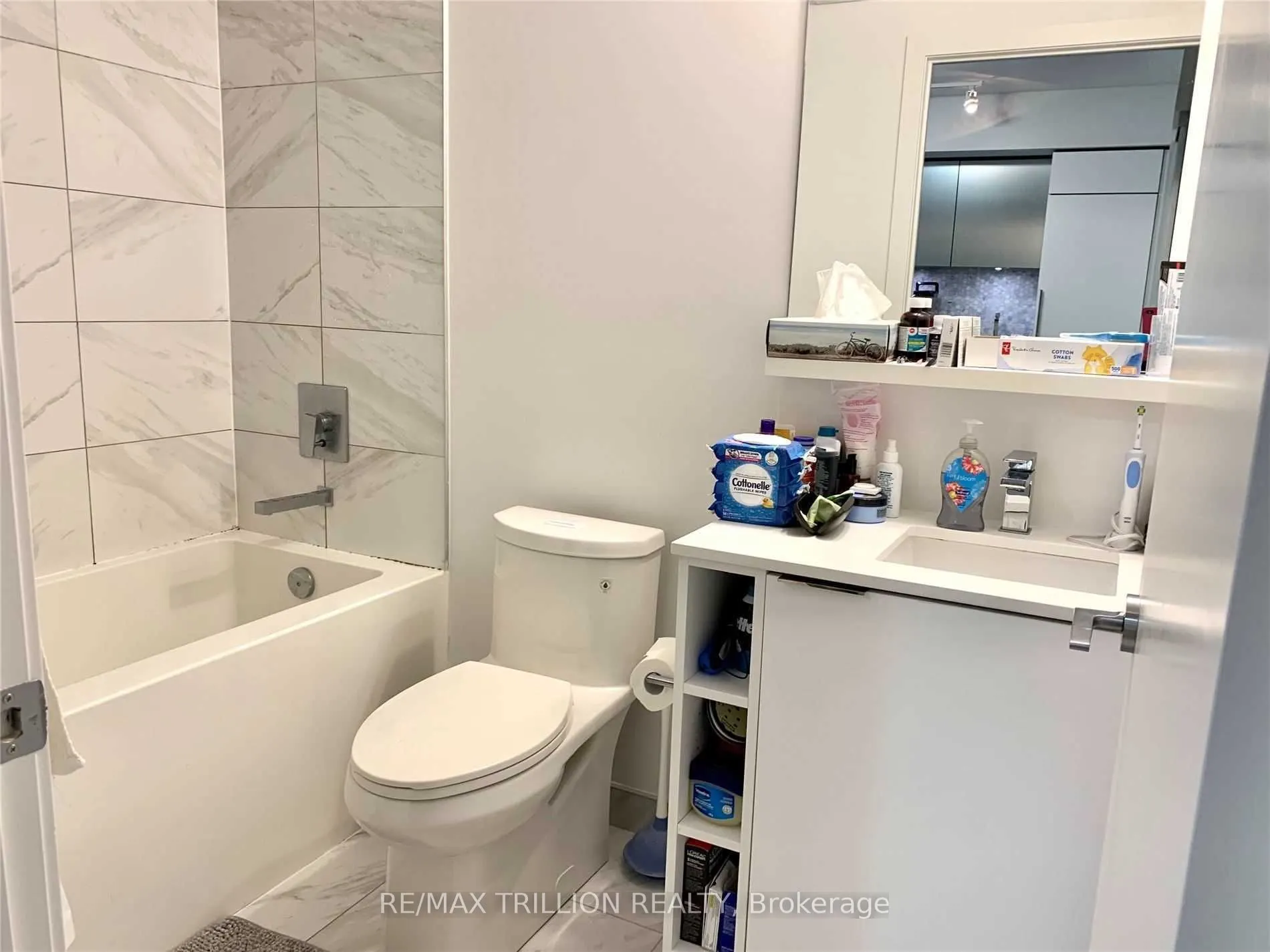 85 Wood Street, #2102