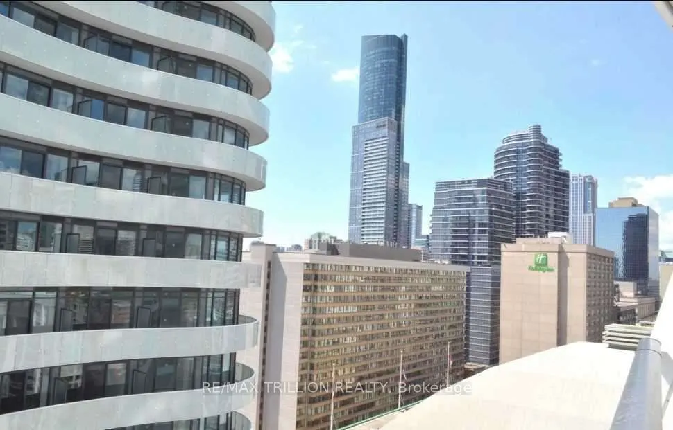 85 Wood Street, #2102