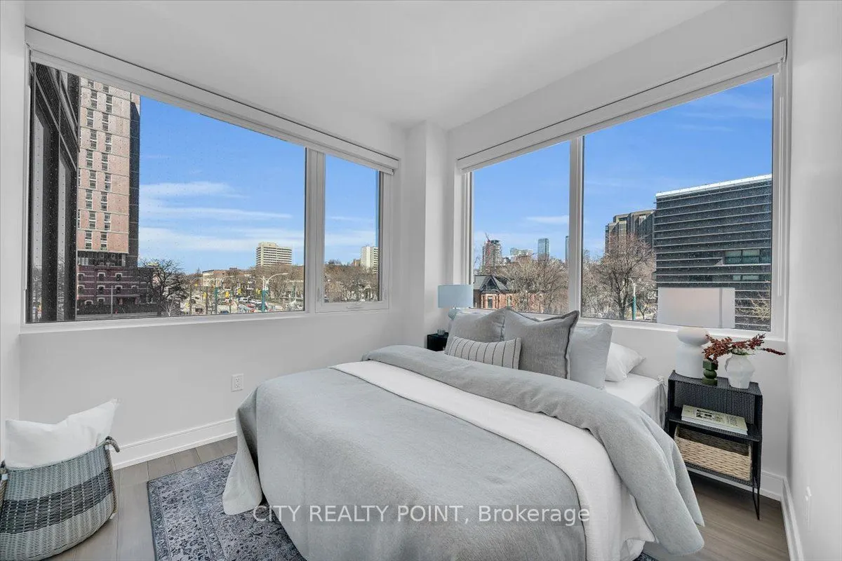 664 Spadina Avenue, #209