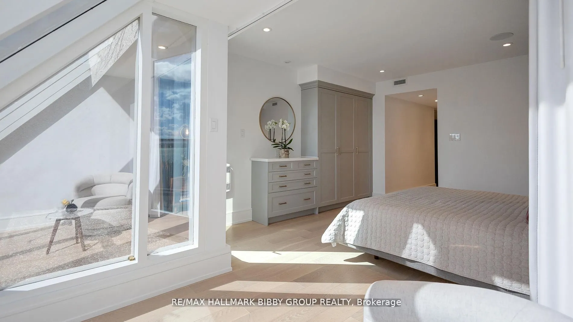 99 Harbour Square, #613