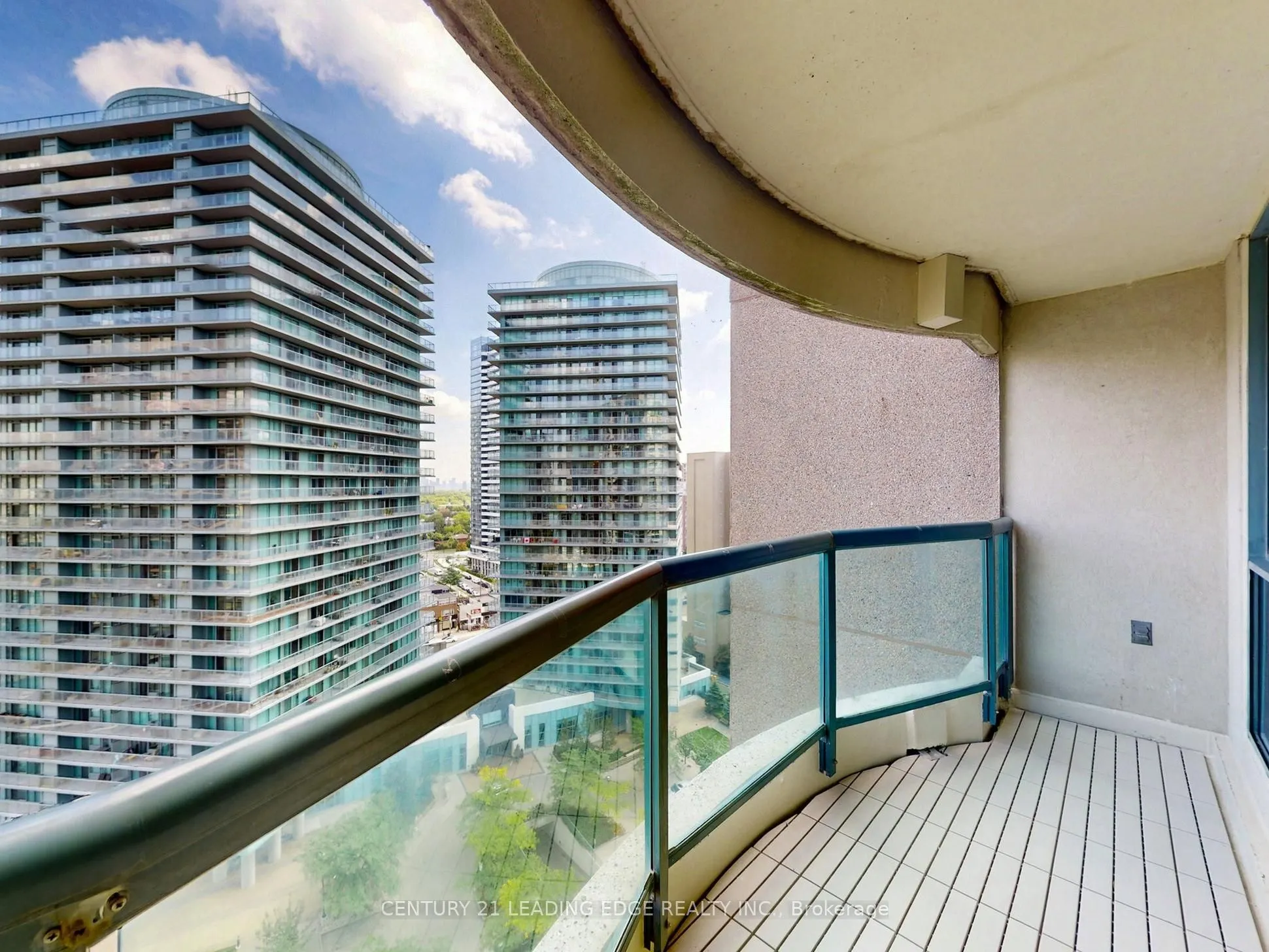 23 Lorraine Drive, #1913