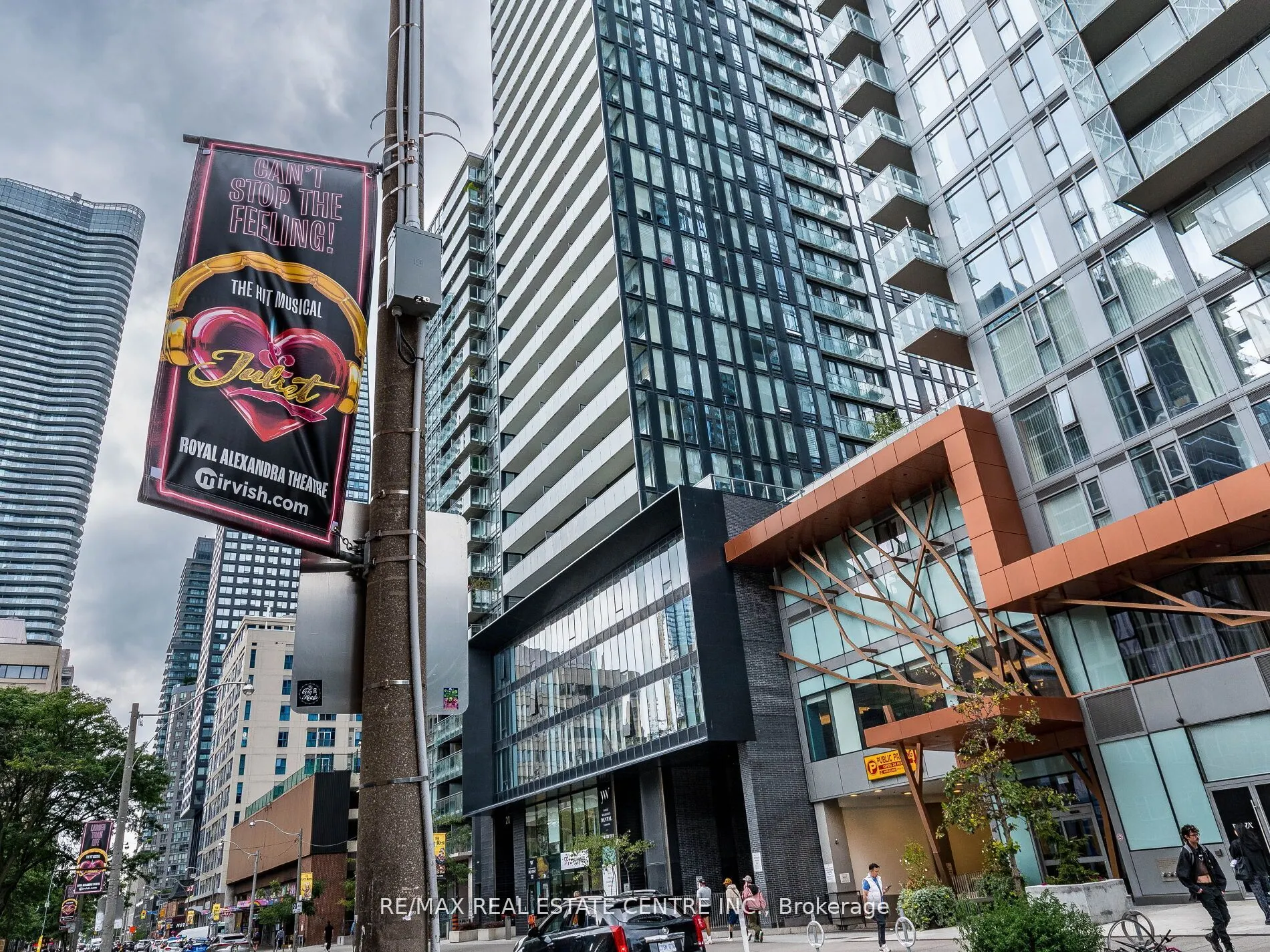 28 Wellesley Street, #3302