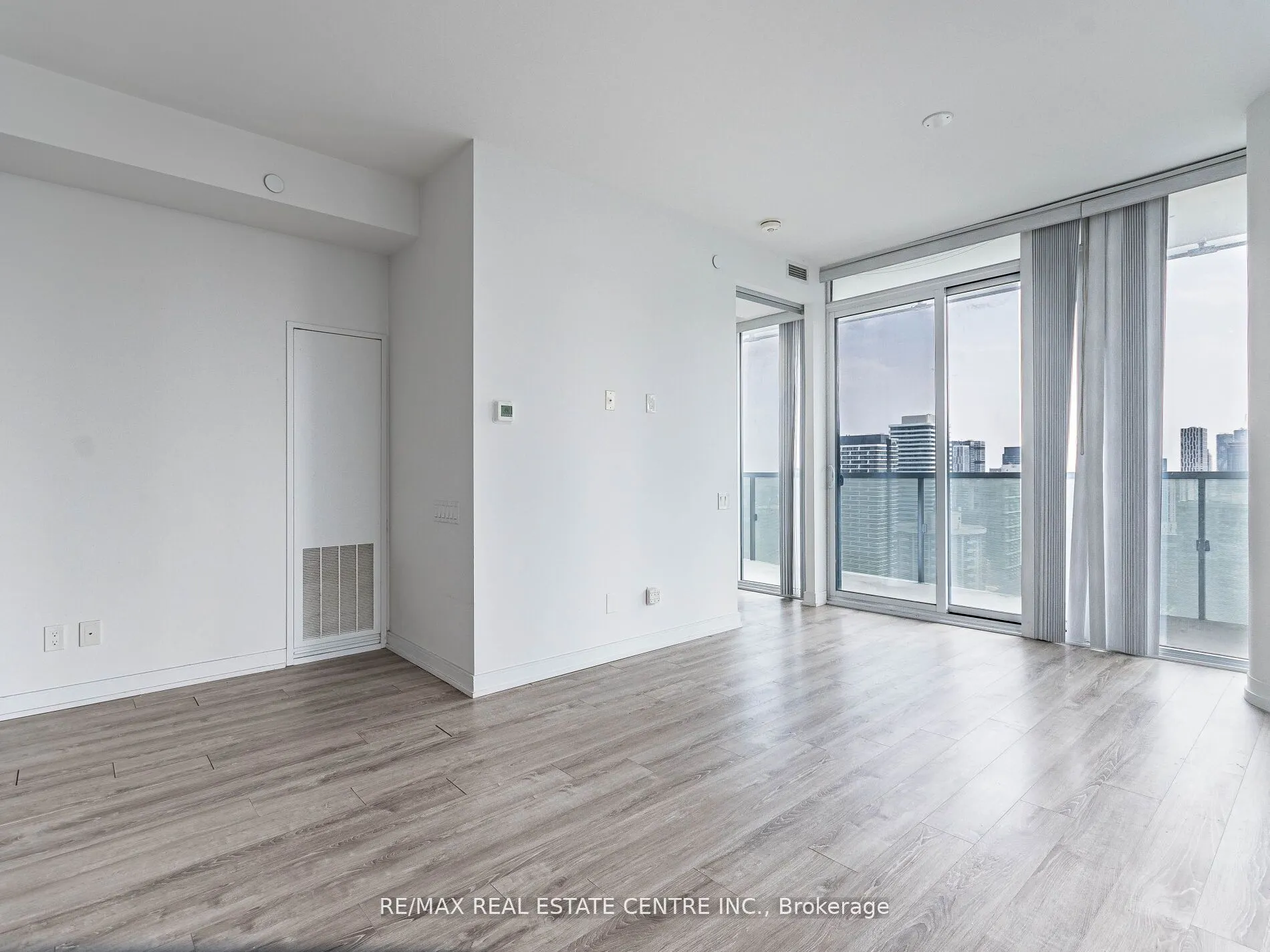 28 Wellesley Street, #3302