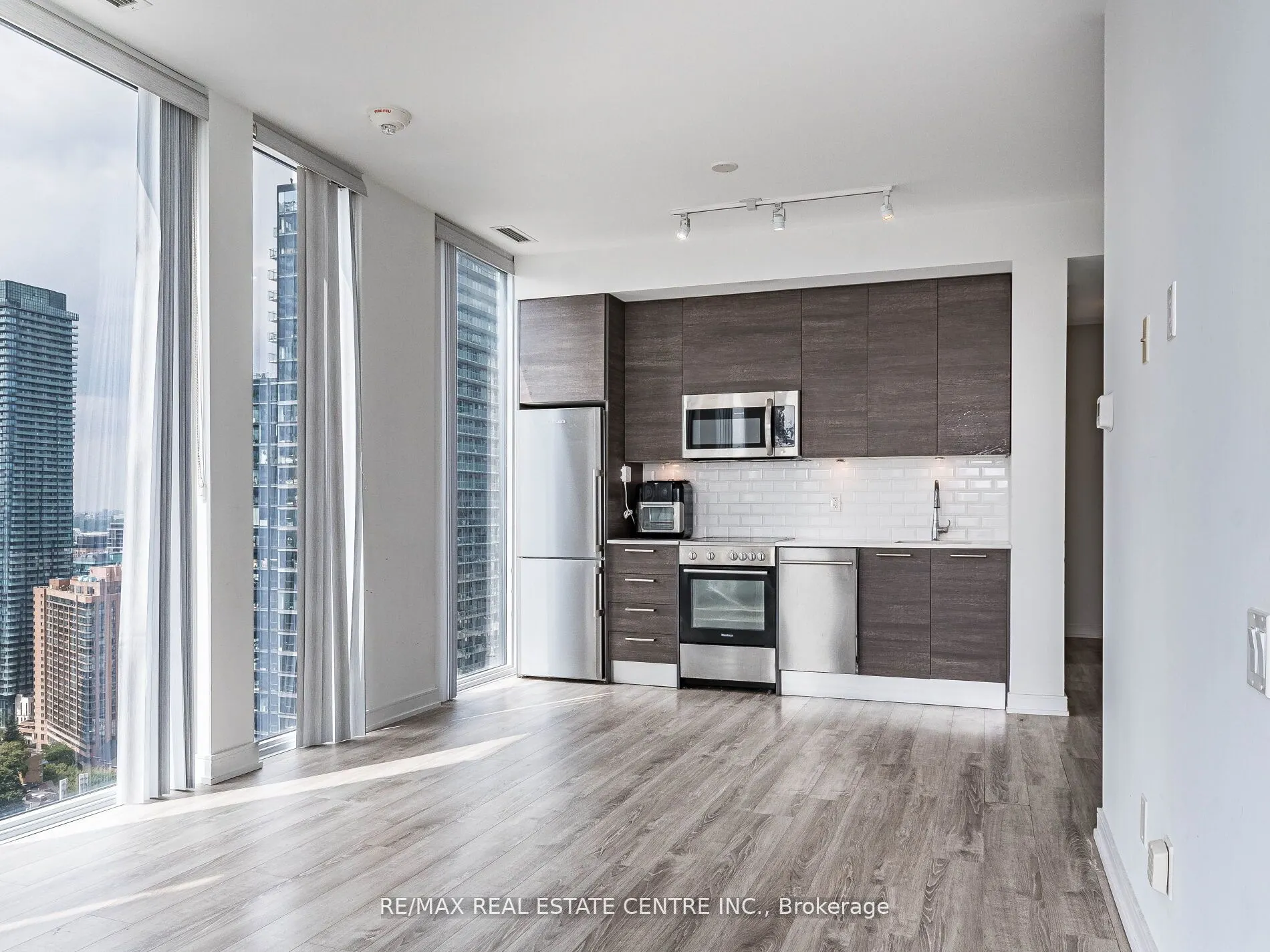 28 Wellesley Street, #3302