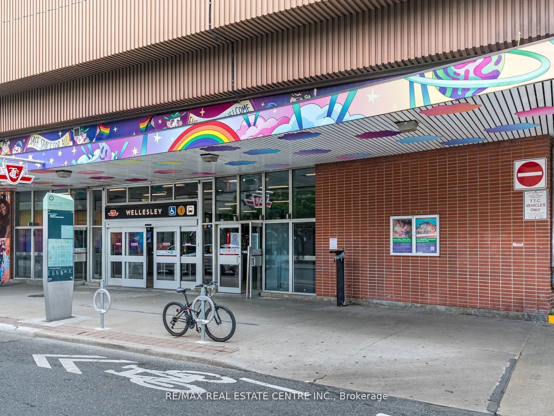 28 Wellesley Street, #3302