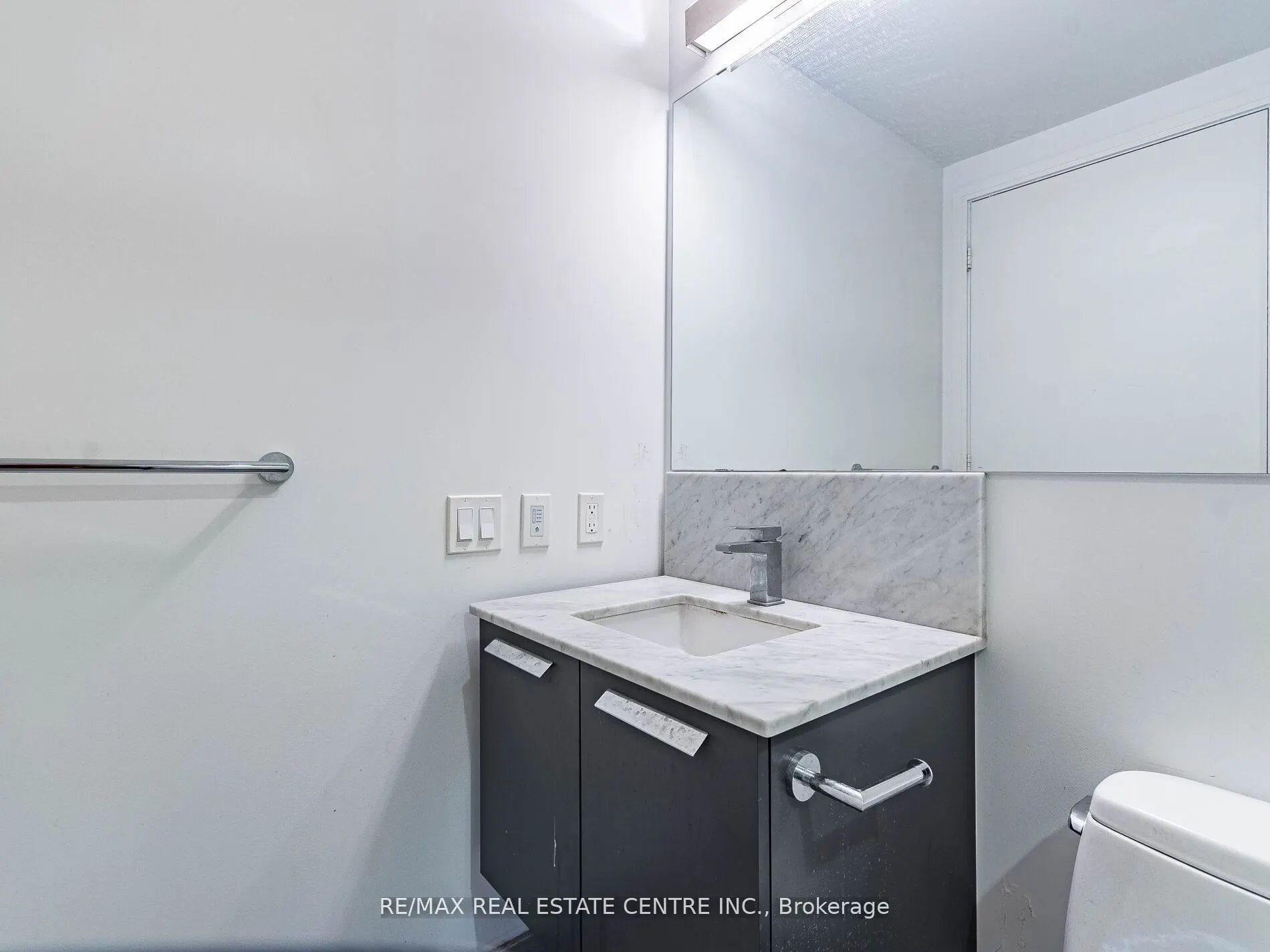 28 Wellesley Street, #3302