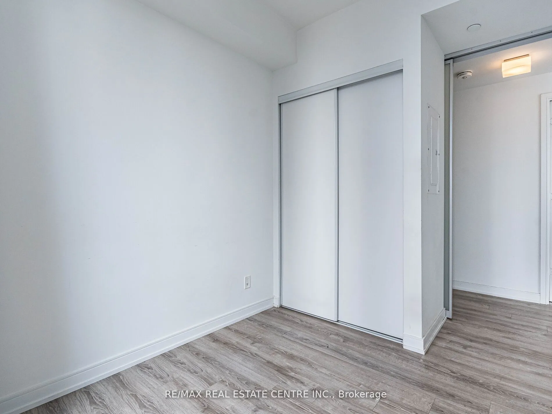 28 Wellesley Street, #3302