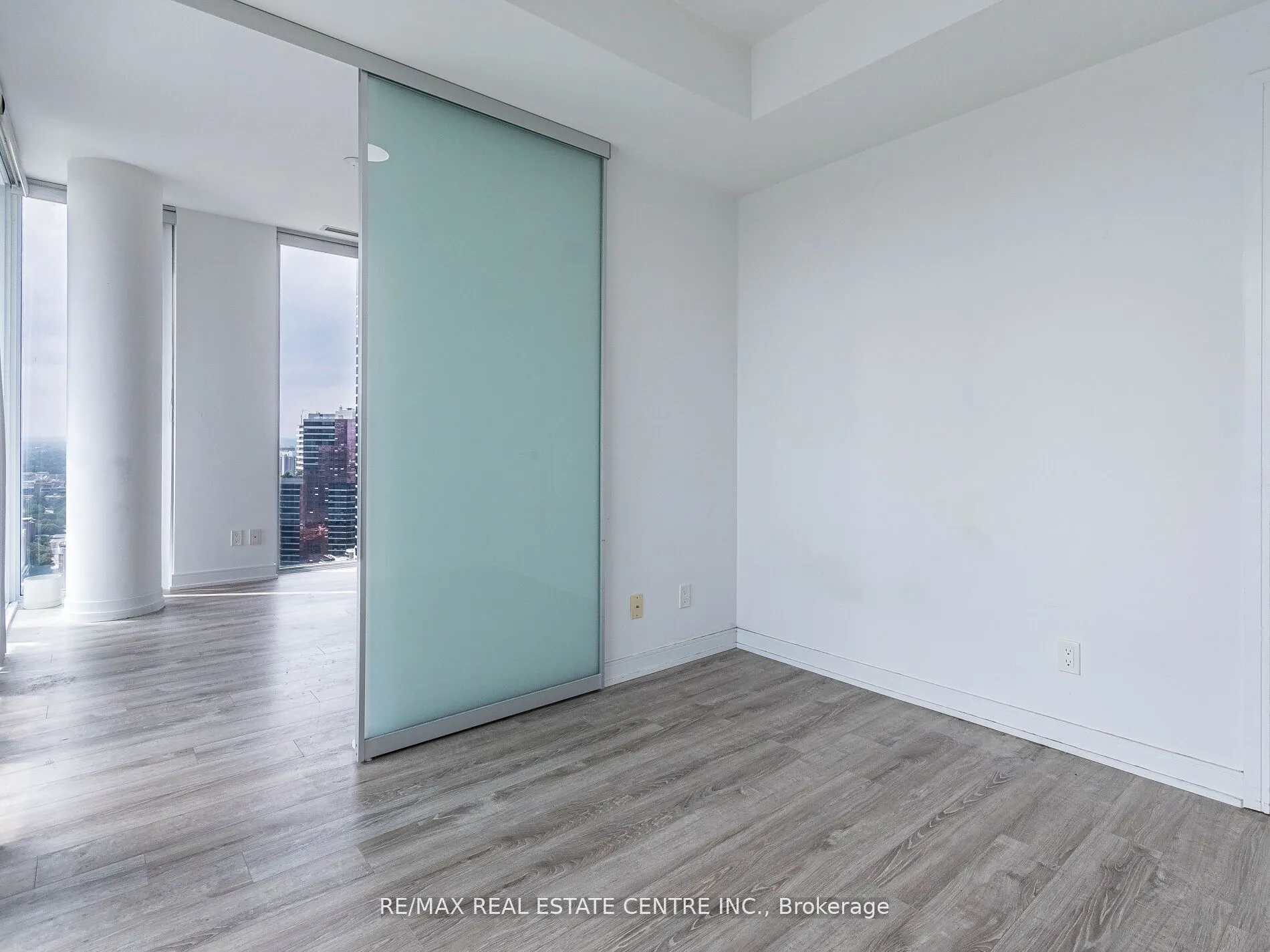 28 Wellesley Street, #3302