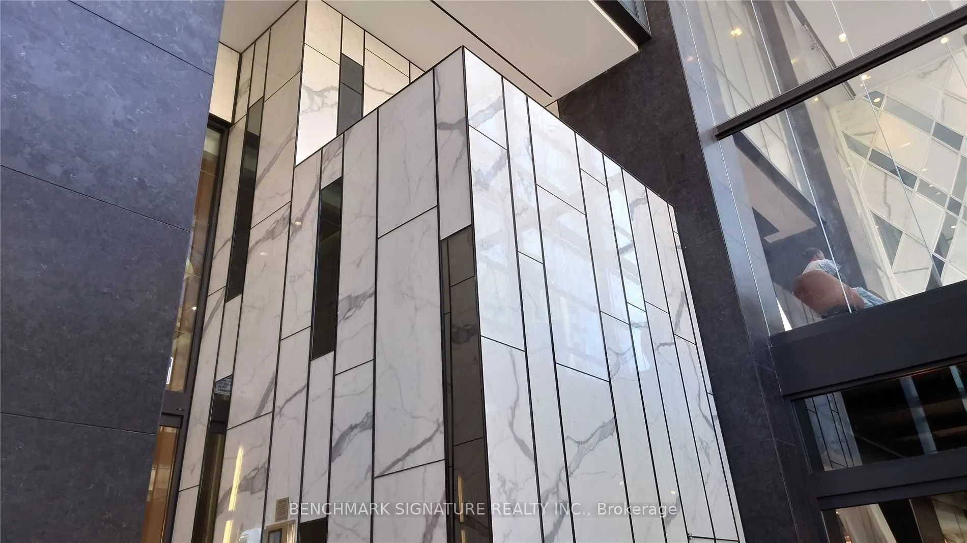 488 University Avenue, #2805