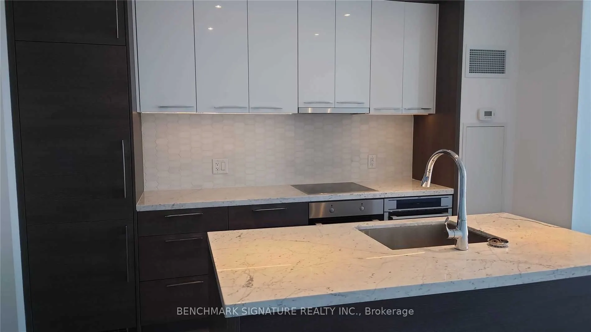 488 University Avenue, #2805