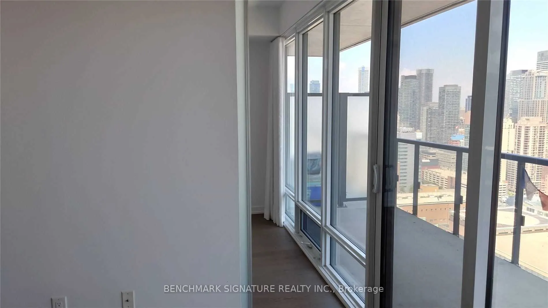 488 University Avenue, #2805