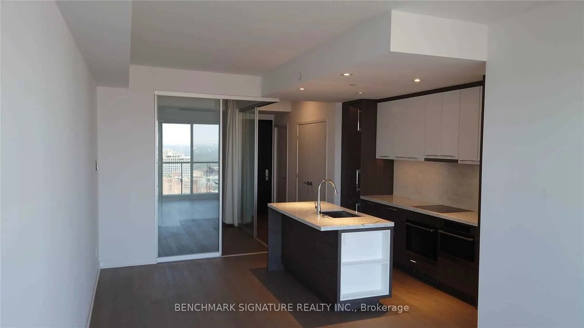 488 University Avenue, #2805