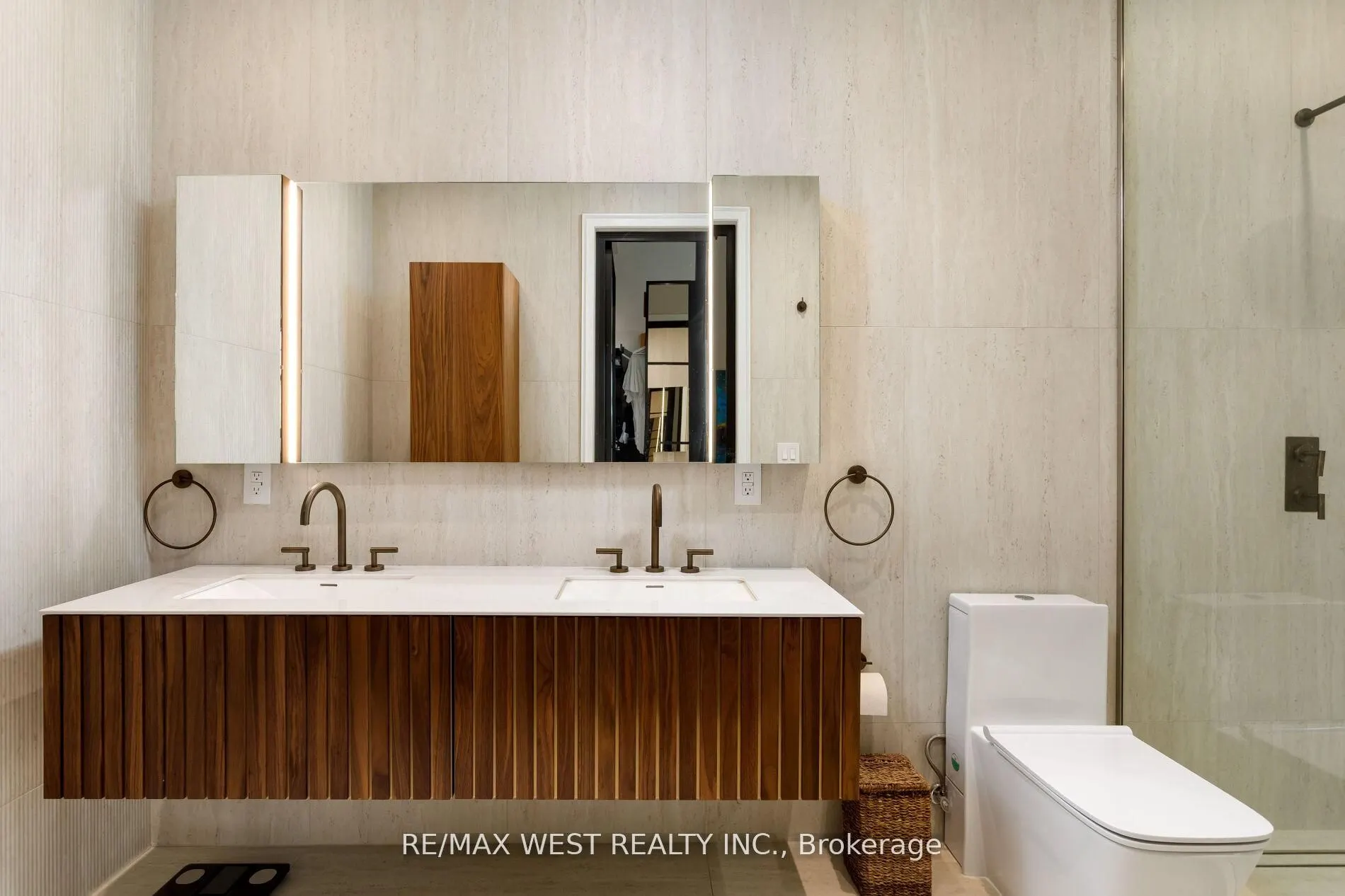 43 Hanna Avenue, #115