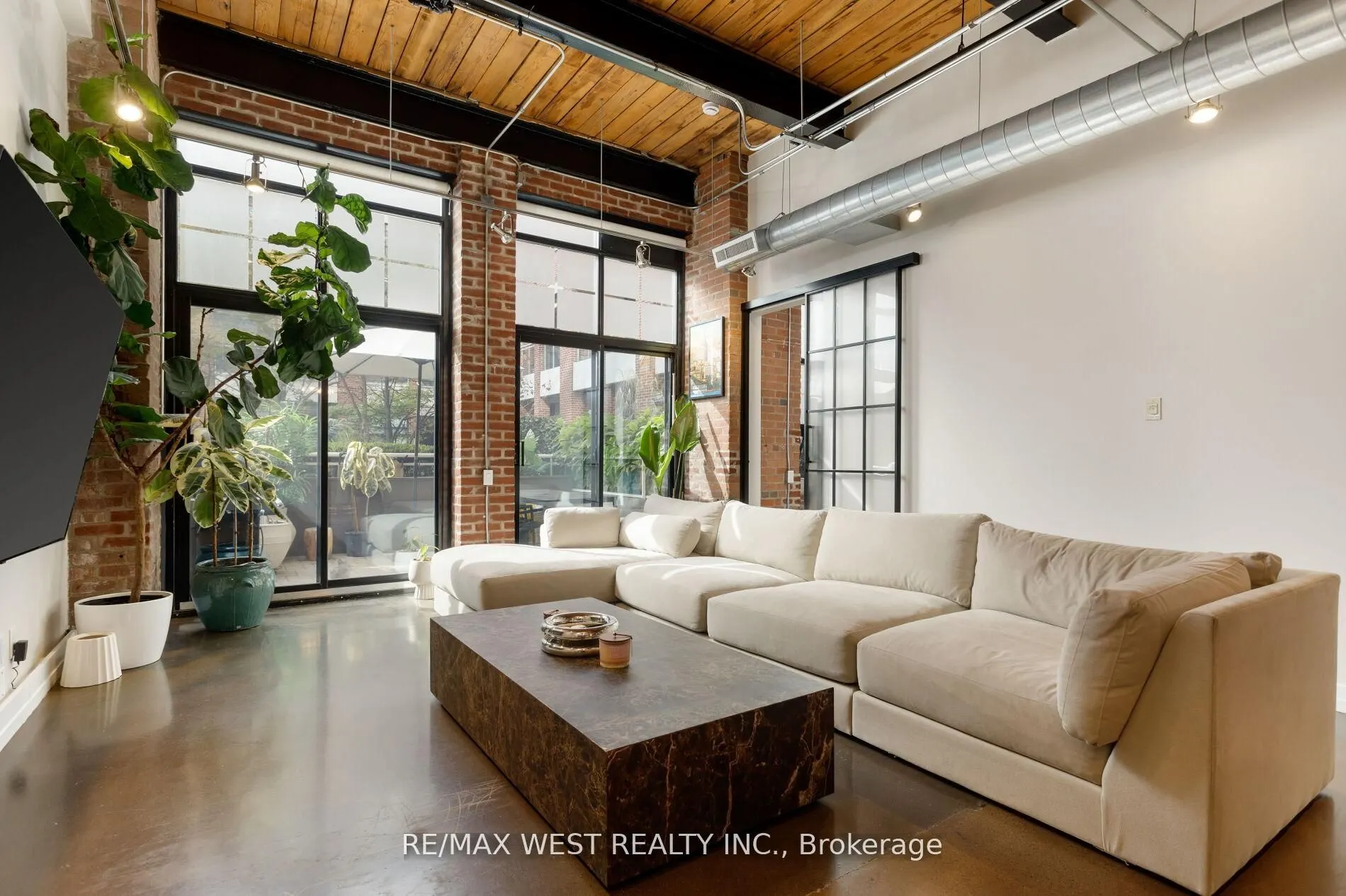 43 Hanna Avenue, #115